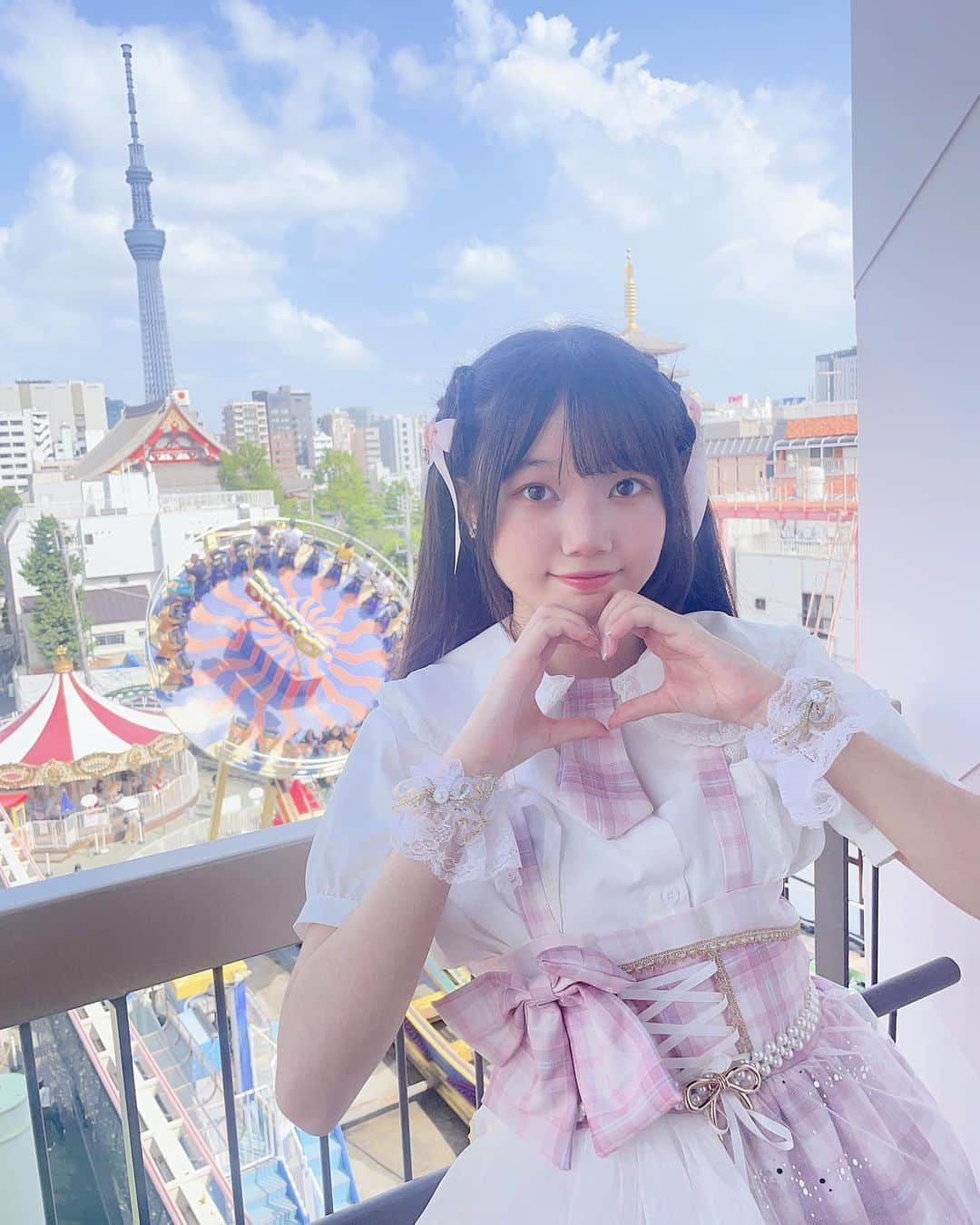 流石夏恋さんのインスタグラム写真 - (流石夏恋Instagram)「☁️🫧  #浅草 ⛩  好きな写真☺️🗼💭🌈🎡   #yumeadocitron #夢アドシトロン   #浅草花劇場 #花やしき #スカイツリー   #空 #空がきれい #jc2 #14歳 #idol」8月22日 22時35分 - karen_ymcitron