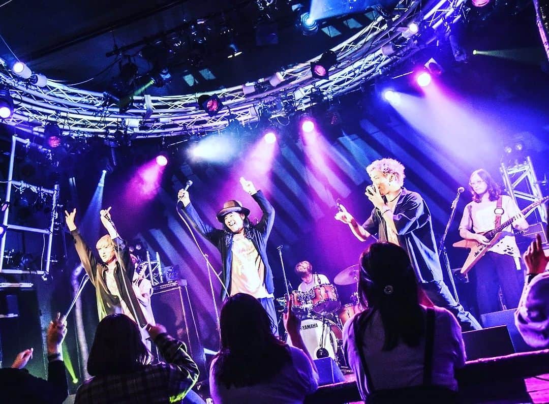 田村優太（フラチナリズム）さんのインスタグラム写真 - (田村優太（フラチナリズム）Instagram)「SANBAKA VS CIRCUIT! 20th.Stage. VS ALLiCA ありがとうございました！  今回でmasaさんはいってしまわれました👼ありがとうございました！」8月22日 22時40分 - yu_ta_mura