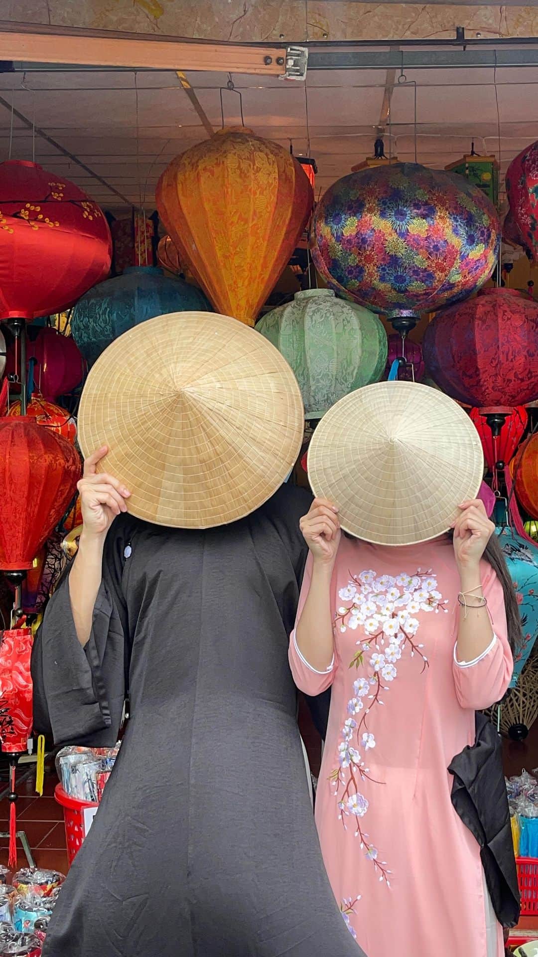 のインスタグラム：「Vietnam in seconds 🇻🇳✨」