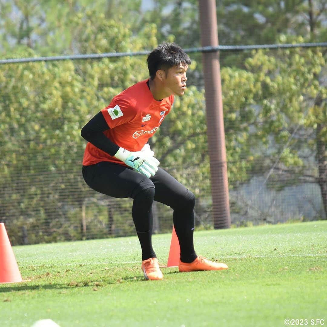 サンフレッチェ広島さんのインスタグラム写真 - (サンフレッチェ広島Instagram)「アウェイ・柏戦まで、あと4日🔥  ⚽️NEXT GAME⚽️ 🏆明治安田生命J1リーグ第25節 🆚柏レイソル 🗓8月26日（土）19:00KO 🏟 三協フロンテア柏スタジアム  #志知孝明 選手 #棚田遼 選手 #林卓人 選手 #ナッシムベンカリファ 選手 #マルコスジュニオール 選手 #加藤陸次樹 選手 #佐々木翔 選手 #sanfrecce #サンフレッチェ広島 #ぶちあつ！」8月22日 14時17分 - sanfrecce.official