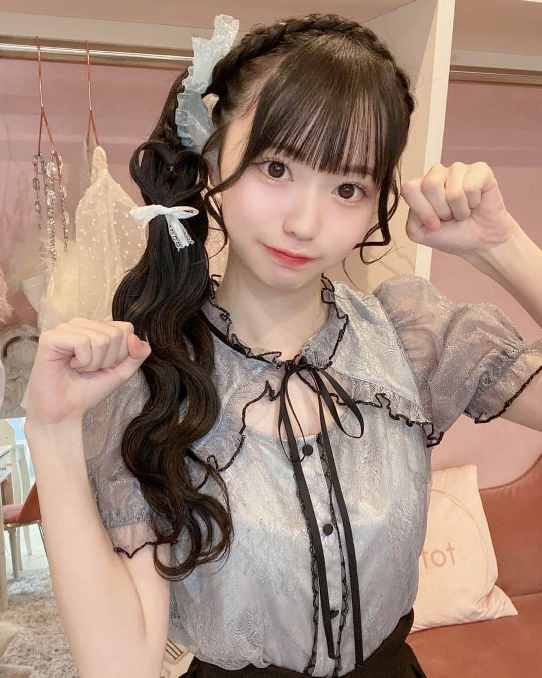 姫なぎさのインスタグラム：「にゃん🐈‍⬛🎀」