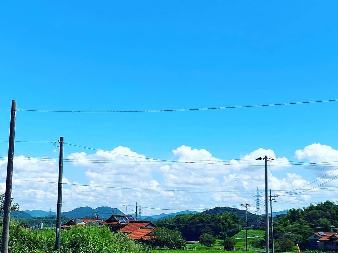 寺川奈津美さんのインスタグラム写真 - (寺川奈津美Instagram)「雲たちがかわい。 #田舎の風景 #夏休み」8月22日 14時34分 - natumikannnn
