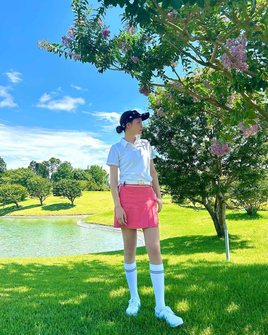 利水翔さんのインスタグラム写真 - (利水翔Instagram)「. いつしかのゴルフコーデ🏌️‍♀️⛳️ 最近は暑いので前半と後半で 着替える事が多いです🤭✨ ⁡ ⁡ ⁡ ⁡ #ootd #happy #golf #golfcode #summer #ゴルフ #ゴルフ女子  #ゴルフコーデ #キャロウェイ #キャロウェイアパレル #골프　#高尔夫 #callawaykorea  #利水つばさ #ゴルフ初心者女子  #ファインダー越しの私の世界」8月25日 18時00分 - tsubasa.toshimizu