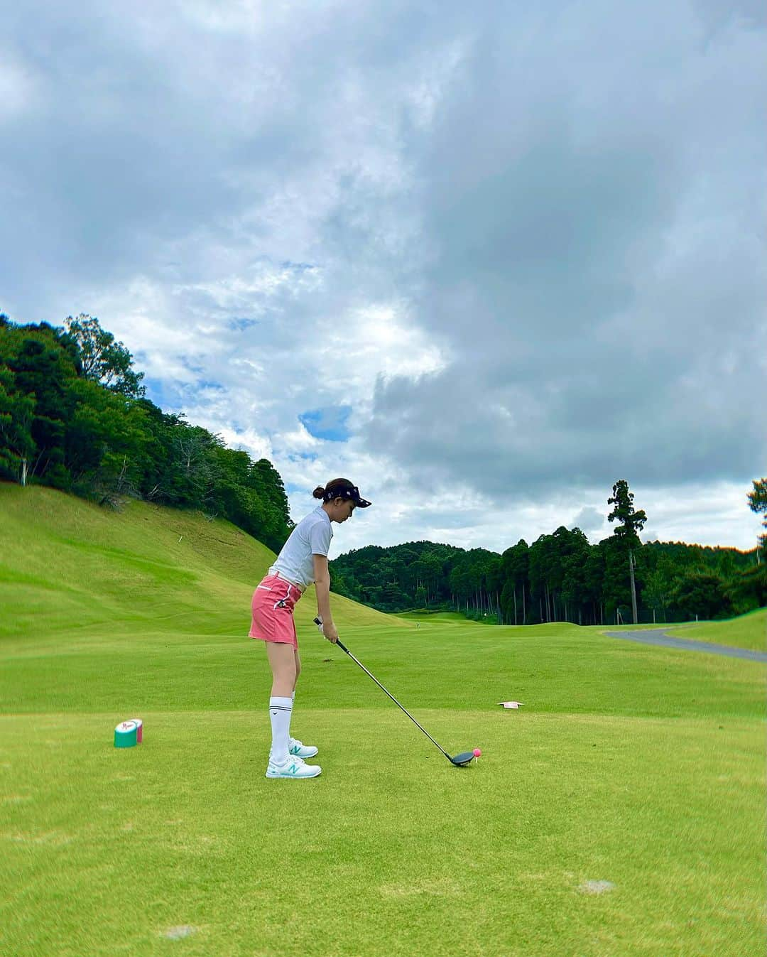 利水翔さんのインスタグラム写真 - (利水翔Instagram)「. いつしかのゴルフコーデ🏌️‍♀️⛳️ 最近は暑いので前半と後半で 着替える事が多いです🤭✨ ⁡ ⁡ ⁡ ⁡ #ootd #happy #golf #golfcode #summer #ゴルフ #ゴルフ女子  #ゴルフコーデ #キャロウェイ #キャロウェイアパレル #골프　#高尔夫 #callawaykorea  #利水つばさ #ゴルフ初心者女子  #ファインダー越しの私の世界」8月25日 18時00分 - tsubasa.toshimizu