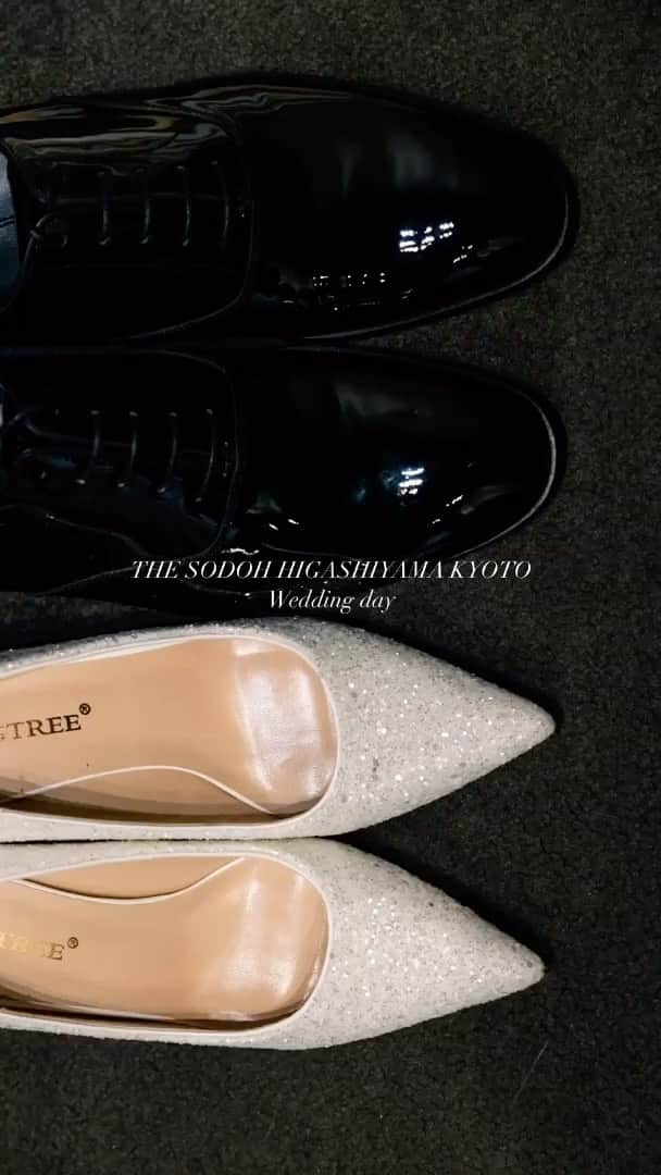 THE SODOH WEDDING OFFICIALのインスタグラム：「. おふたりにとって 一生に一度大切な一日がスタートする瞬間  大切な新郎様に花嫁姿で会う前 どんな気持ちでいらっしゃるのでしょうか  . >>@sodoh_wedding   #sodoh花嫁#thesodohhigashiyamakyoto  #ザソウドウ東山京都#ソウドウ#sodoh#weddingdress #結婚式 #thetreatdressing#プレ花嫁#卒花嫁#結婚準備#式場探し#関西花嫁#京都花嫁#入籍#プロポーズ#前撮り#ウェディングドレス#ウェディングヘアメイク　#トリートドレッシング」