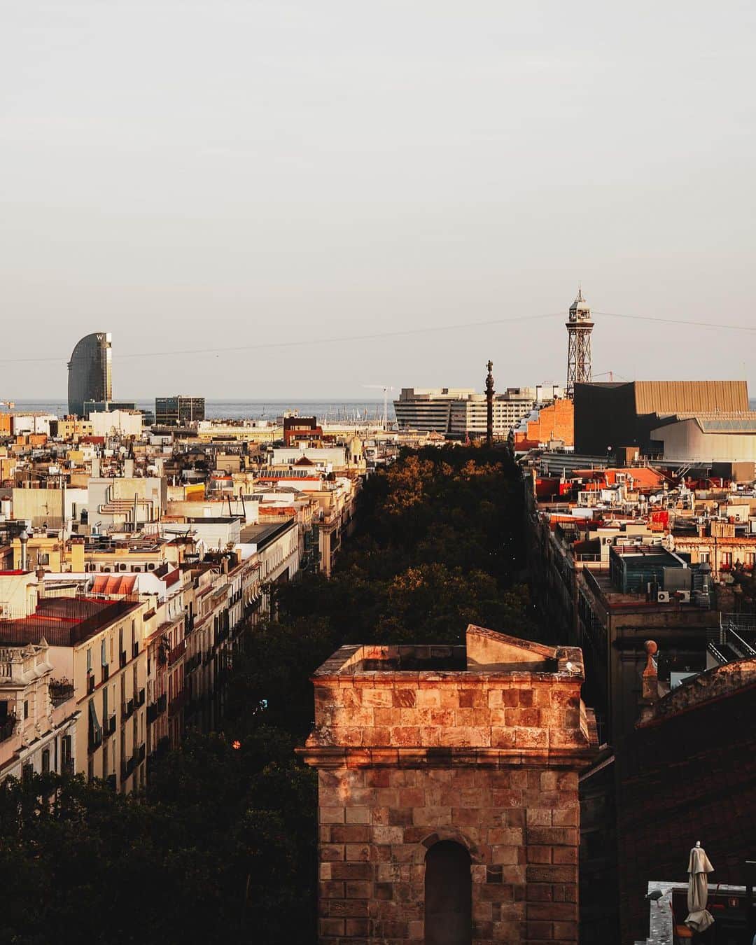 Thomas Kakarekoさんのインスタグラム写真 - (Thomas KakarekoInstagram)「Anzeige - Three days in Barcelona and @lemeridienbcn was the perfect base. Exploring this city is always a journey of discovery. Swipe to the end to see the breathtaking view from the hotel’s top floor. Thanks to @marriottbonvoy for the experience. #barcelona」8月22日 15時59分 - thomas_k
