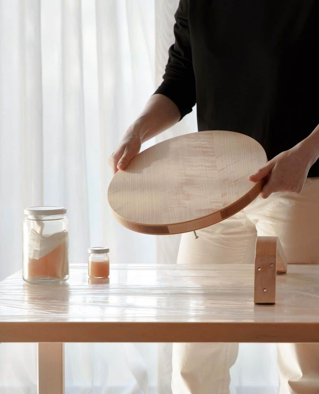 Artekさんのインスタグラム写真 - (ArtekInstagram)「Second anniversary edition: Stool 60 Loimu  ⁠ Stool 60 Loimu (flame, in English) is made from an exceptionally rare birch variant. Its wavy, flame-like grain pattern, that lies dormant in the natural wood, is surprisingly brought to life when oiled by hand. ⁠ ⁠ Echoing Alvar Aalto’s mantra that “a standardized object is never a finished product, on the contrary, it is made to be completed by the individual’s human mind”, each Stool 60 Loimu owner will complete the oiling process themselves, with the accompanying oiling set and instructions. ⁠ ⁠ Make sure to grab your Stool 60 Loimu and reveal your stool´s unique pattern while stock lasts. We´d love to see your end result, please share it with us by tagging @artekglobal. ⁠ ⁠ To learn more about the oiling process and instructions, visit the link in bio. ⁠ ⁠ #90yearsofstool60」8月22日 16時00分 - artekglobal