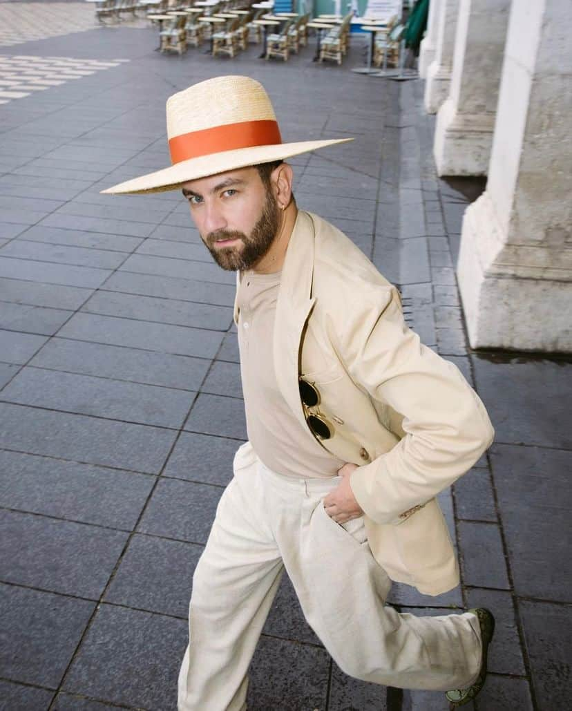 ボルサリーノさんのインスタグラム写真 - (ボルサリーノInstagram)「Pitch a perfect vacation hat getaway. The talented luxury content creator repost @matthewzorpas portrays a picture perfect neutral look accessorized by the ideal travel accessory, a Borsalino #SS23 wide brim straw Panama style hat offset by a bright cheerful orange hatband.  #Hatyourdiversity & shop all the top season highlights now on www.borsalino.com   #Borsalinoworld #Panamahat #Summertime #Borsalinohatlover #Borsalinonstrawhat #Borsalinolover #luxurylifestyle #ladolcevita #travelaccessories #elegantsummerlook #onthebeach #influencers #italianstyle #MadeinItaly」8月22日 16時30分 - borsalino_world