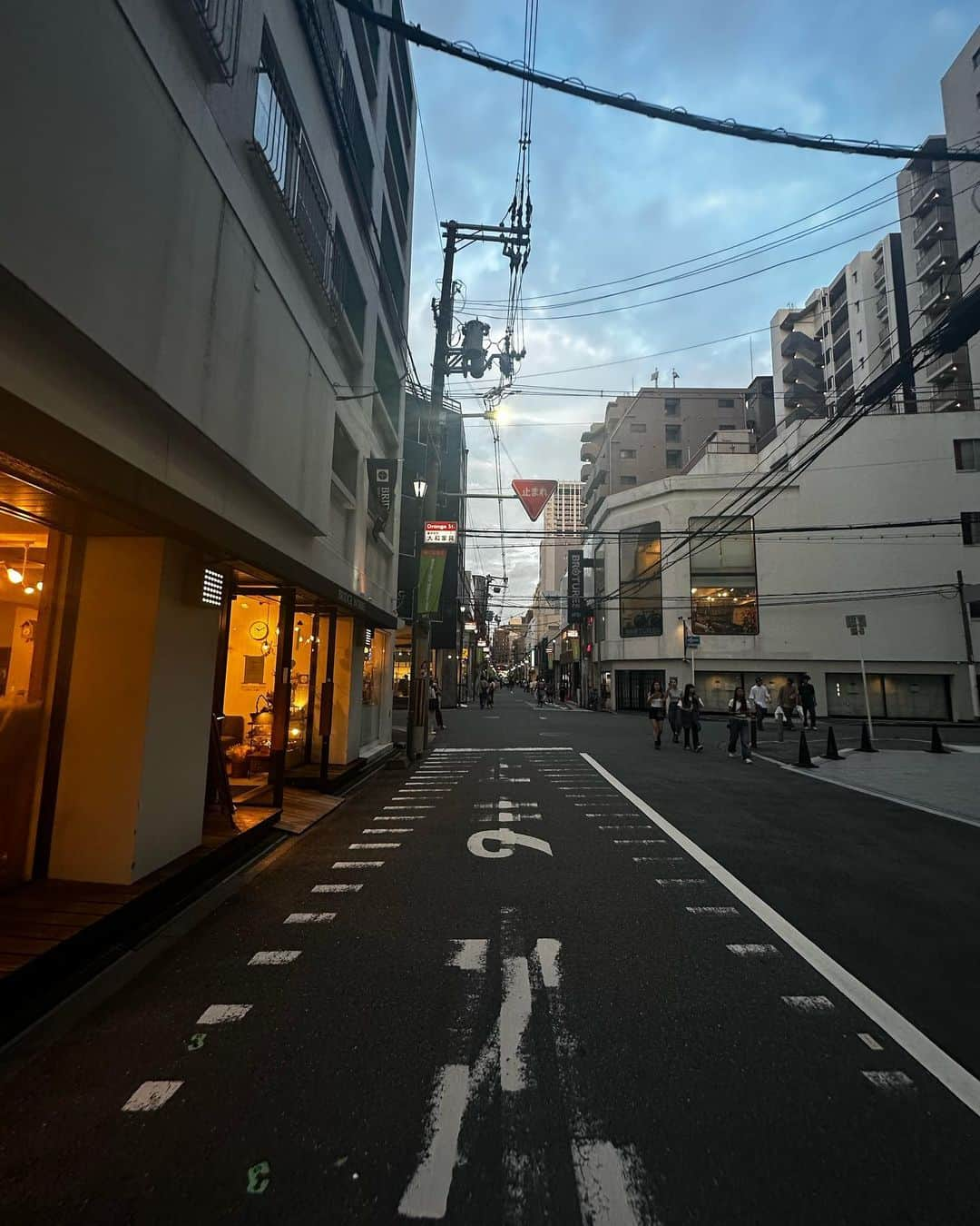 クォン・ヨンドンさんのインスタグラム写真 - (クォン・ヨンドンInstagram)「OSAKA to the TOKYO🌇」8月22日 16時32分 - _______youngmoney