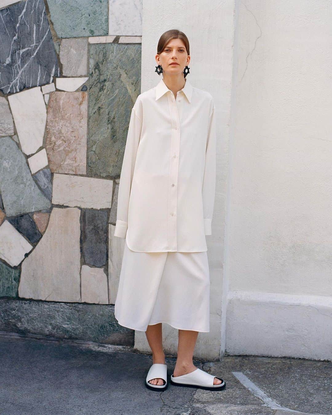 スタジオ ニコルソンのインスタグラム：「Autumn New Arrivals | The Santos shirt & The Gutan wrap skirt - both in a Crepe back satin | #studionicholson」