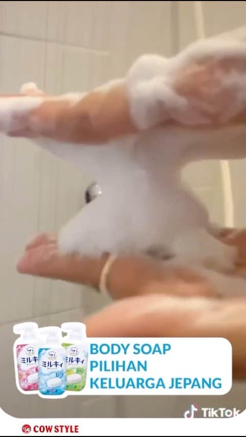 のインスタグラム：「Have you heard of the wonders of a milk bath? 🥛✨  Japanese family loves it!   Ms. @annfebry experienced it herself the softness of Milky Body Soap. Check this video ya 💙  #cowstyleindonesia #cowstylebeauty #milkybodysoap #sabunkeluarga #sabunsusu #sabunjepang #milksoap #japanesesoap」