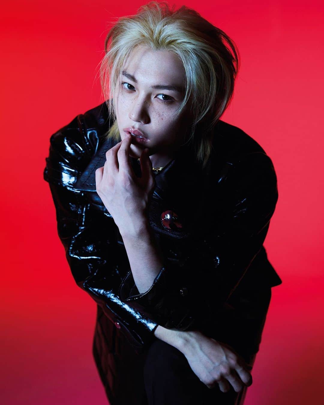 のインスタグラム：「Felix for Louis Vuitton. The Maison and @NicolasGhesquiere are pleased to welcome the South Korean vocalist-rapper-dancer and U.S. Billboard-topping @realstraykids' band member @yong.lixx as a House Ambassador, bringing his unique creative energy to this exciting new chapter.    #Felix #StrayKids #NicolasGhesquiere #LouisVuitton  Photo Credit: @ellekorea」