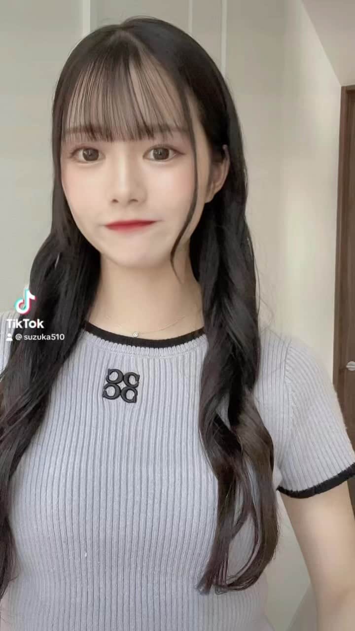 のインスタグラム：「色白黒髪ロングに憧れているお年頃です✌︎」