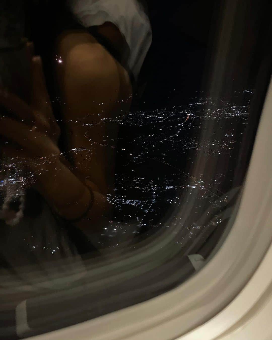 宮川由衣子さんのインスタグラム写真 - (宮川由衣子Instagram)「. night veiw🌃from ✈︎」8月22日 17時34分 - yuiko_miyagawa
