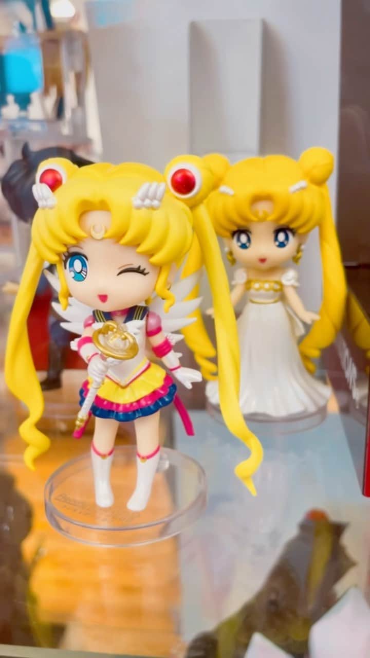 のインスタグラム：「✨🌙 Checked out @kinokuniyausa while I was in NYC! Lots of Sailor Moon goods! It was super busy with all the Pokémon Go players! 🌙✨  #sailormoon #セーラームーン #newyork」