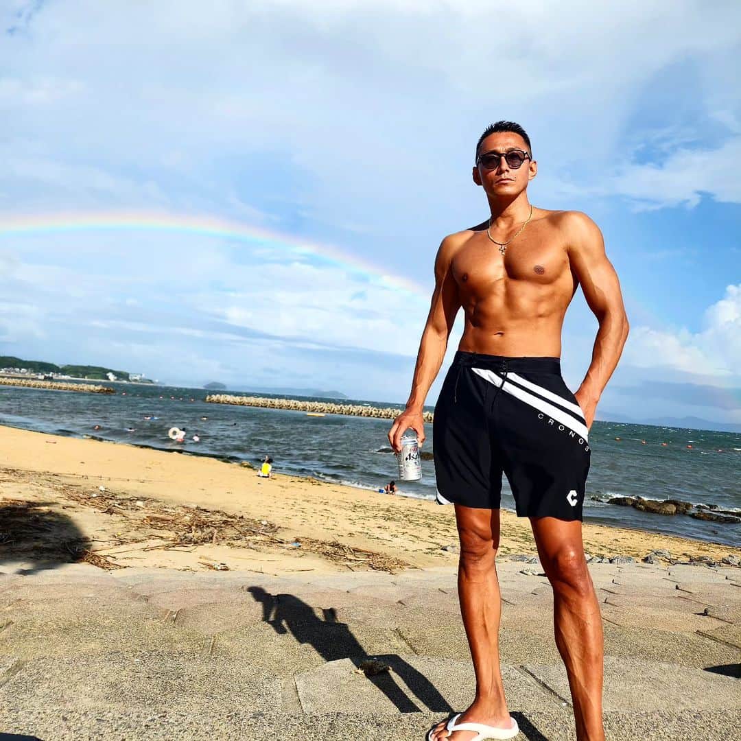 黒石高大のインスタグラム：「綺麗な虹 後少しで夏終わる 切ねぇね」