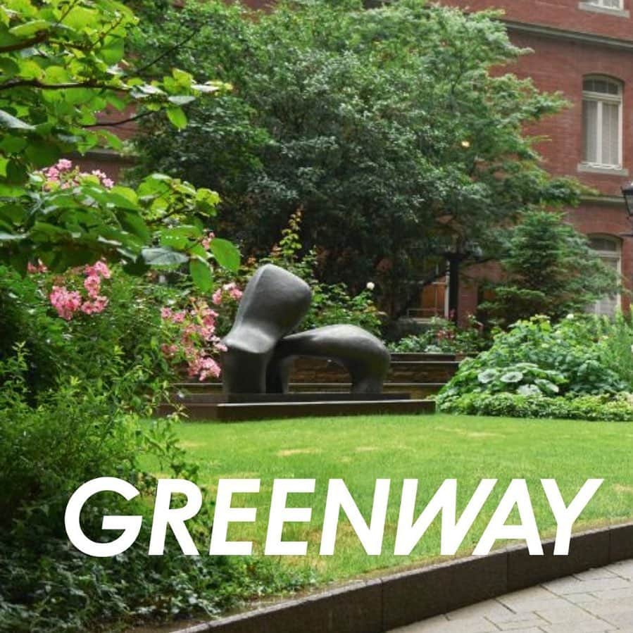 DANSKIN Japanのインスタグラム：「【GREENWAY】NEW SERIES  鉄道の廃線を再活用するべく生まれたハイラインは、マンハッタンを象徴する市民の憩いの場。 ダンスキンの新シリーズ「GREENWAY(グリーンウェイ)」は、この緑道に着想を得て生まれました。  ハリ感のある段ボールスウェットは、立体的かつ軽やか。レギンススタイルを美しく見せるボリューム感あるトップスから、セットアップで着用してもカジュアルすぎないジョガーパンツまで、世代を超えて、ヘルシーに生きる全ての女性をエンパワーする、新しい選択肢です。  【GREENWAY商品特徴】 スタイリングの可能性を広げ、自分らしさを引き出してくれるミニマルデザインのスウェットシリーズです。 ☑適度なハリ感のあるダンボール素材 ☑汗を素早く吸収して乾かす吸汗速乾素材 ☑思わず毎日手に取りたくなる着心地と着まわしやすさ ☑環境配慮型素材を採用したGREEN MATERIALアイテム  ─────────────── ダンスキンブランドサイトにてGREENWAYコンテンツを公開しました。 プロフィールTOPのURLよりご覧ください。  #danskin #danskinjapan #ダンスキン #こころとからだ #わたしを生きる #GREENWAY #DANSKINGREENWAY」