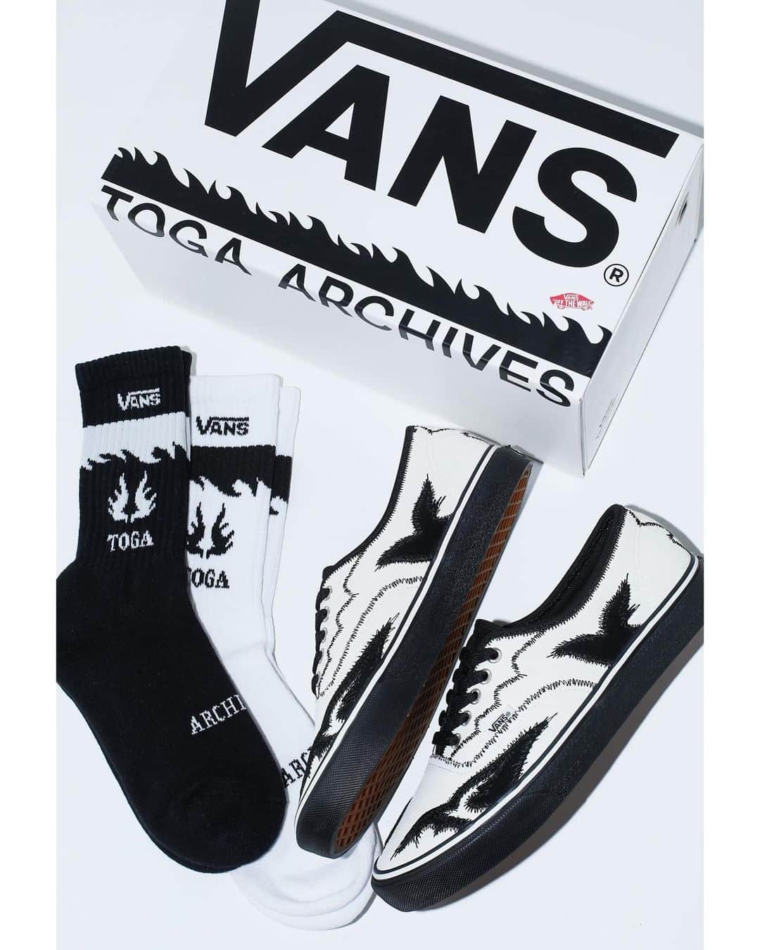 TOGAさんのインスタグラム写真 - (TOGAInstagram)「9月1日(金)11:00AMより TOGA × VANSを発売致します。  TOGA × VANS collaboration will launch on Friday 1st of September 11:00AM JST.  【AUTHENTIC VANS × TOGA】*socks included color: off white size: TOGA STORES 22cm~29cm (unisex) BEAMS 23cm~29cm (half sizes incl.) price: 27,500 yen (25,000 before-tax)  【SWEAT SHIRTS VANS × TOGA】 color: black size: S, M, L, XL price: 16,500 yen (15,000 before-tax)  【STORES】 TOGA HARAJUKU TOGA SHIBUYA PARCO TOGA OSAKA TOGA HANKYU UMEDA *10:00AM 抽選入場/raffle entry TOGA KANAZAWA TOGA ONLINE STORE  BEAMS WOMEN HARAJUKU BEAMS ONLINE STORE VANS HARAJUKU  @vansjapan @beams_women_harajuku  @togaarchives_online  https://store.toga.jp/  #vansjapan #vansauthentic #togaarchives」8月22日 18時01分 - togaarchives