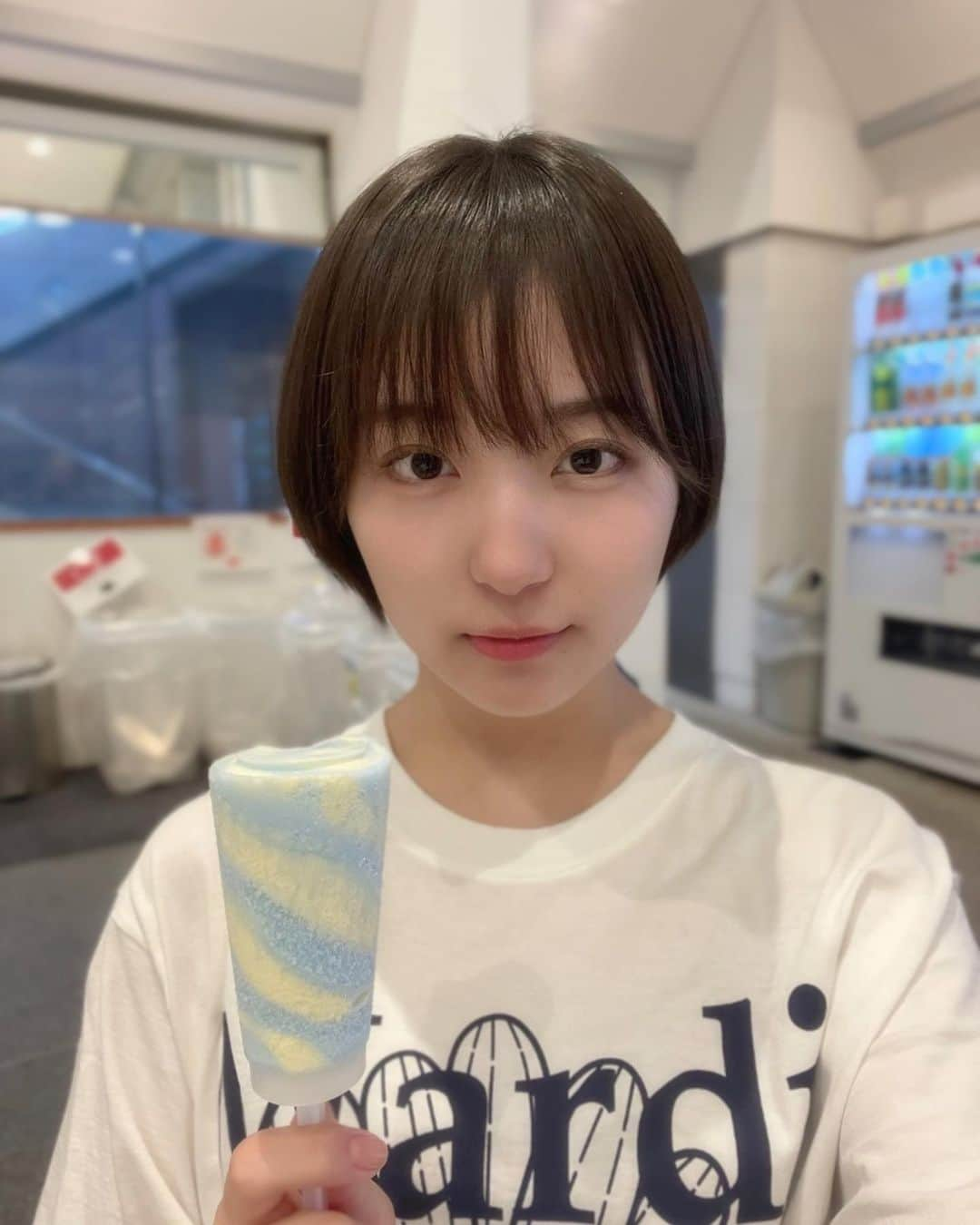 南野巴那さんのインスタグラム写真 - (南野巴那Instagram)「アイスを食べました」8月22日 18時03分 - hana_minamino