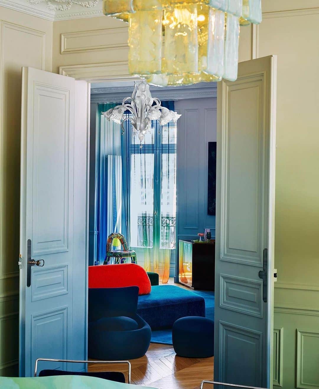 My Interiorさんのインスタグラム写真 - (My InteriorInstagram)「Elegant unconventional home design by @uchronia_world  📸 by @felixdolmaillot」8月22日 18時13分 - myinterior