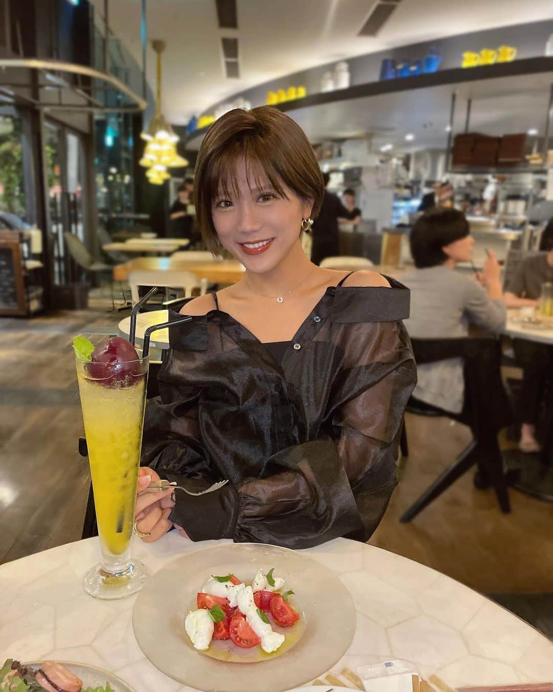 海江田麻貴さんのインスタグラム写真 - (海江田麻貴Instagram)「ㅤㅤㅤㅤㅤ  ㅤㅤㅤㅤㅤ 先ほどあげたストーリー見てくれましたか？🤍 9月24日(日) BIRTHDAYイベントの詳細発表しました🎉  ㅤㅤㅤㅤㅤ 1対1でお話して、日頃の感謝を皆さんにお伝えしたいです😊 特典・プレゼントあり♡今回からスタンプカードもスタートします☺︎  ㅤㅤㅤㅤㅤ 8月24日(木)21:00〜チケット販売スタート🎟️ 待機よろしくです☺️🤍  ㅤㅤㅤㅤㅤ  ㅤㅤㅤㅤㅤ  ㅤㅤㅤㅤㅤ  ㅤㅤㅤㅤㅤ #イベント告知 #BIRTHDAYイベント #BIRTHDAYEVENT #BIRTHDAY EVENTS #シアーシャツ #シアーシャツコーデ #VIOLETTA #ヴィオレッタ #タイトワンピース #キャミワンピ #キャミワンピース #japanesegirl #日本女孩」8月22日 18時21分 - _makiii0924_