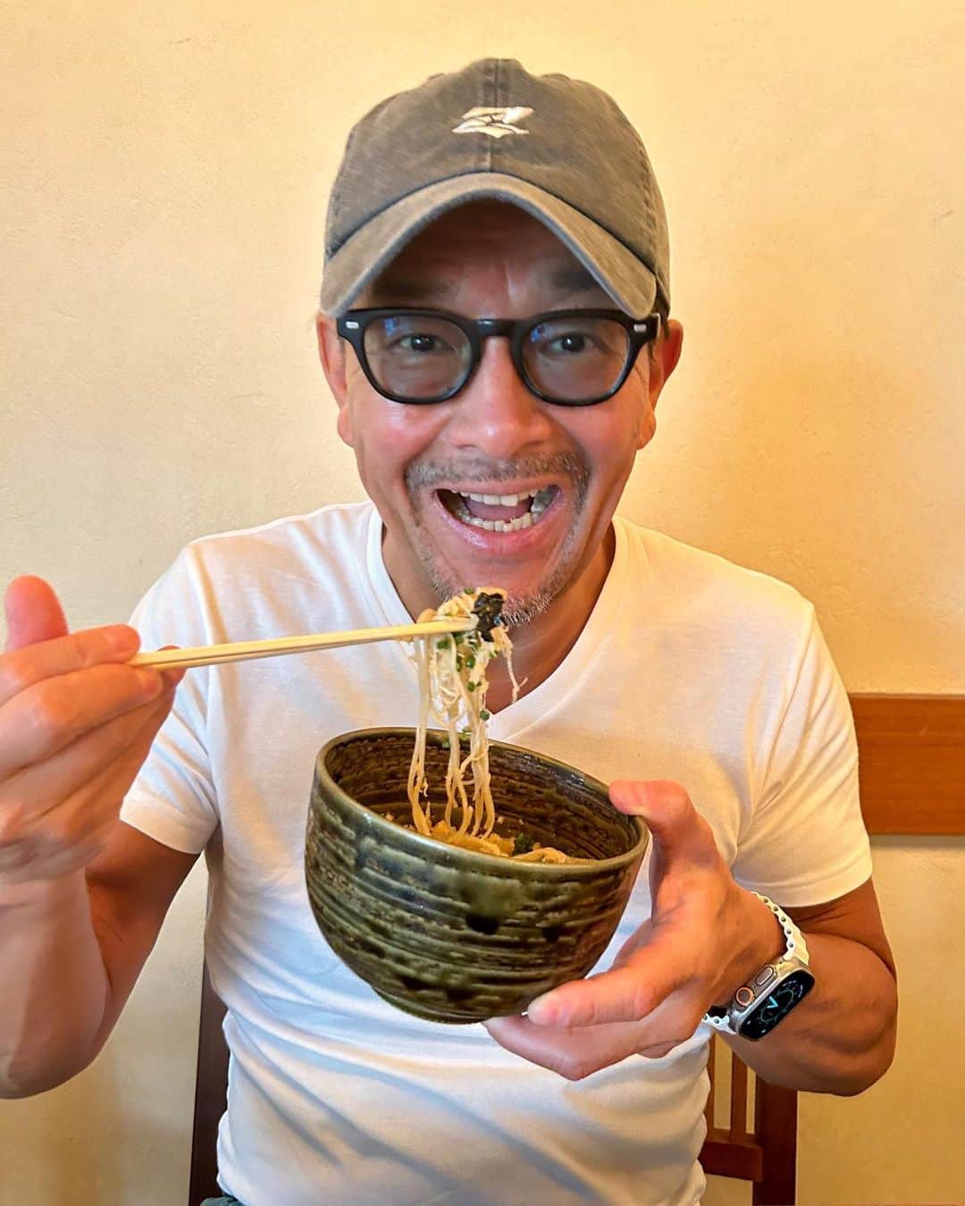 榊原信行さんのインスタグラム写真 - (榊原信行Instagram)「先日はテレ朝通り沿いにあるミシュラン一つ星の“蕎麦たじま”へ行って来ました！ やはり夏は特にお蕎麦が食べたくなりますよね！ 今日はぶっかけそばにしました。 安定のデラうまでした！ 最高！  The other day, I went to “Soba Tajima”, a one-star Michelin restaurant in the Hiroo area along TV Asahi Street! Summer is especially hot, so I want to eat cold soba! Today, I ordered "bukkake soba". The taste was "Dera-uma“ as always! Awesome!!  #蕎麦たじま広尾 #お蕎麦屋さん #ミシュラン掲載店 #ミシュラン一つ星 #蕎麦屋 #広尾 #六本木 #テレ朝通り #Tokyo #soba #japanesefood #tokyofood #tokyogourmet #tokyorestaurant #japanfoodie #japaneats #Derauma #デラうま #バラさんの日常🌹 #バラさんオススメグルメ🌹」8月22日 18時30分 - nobu_sakakibara