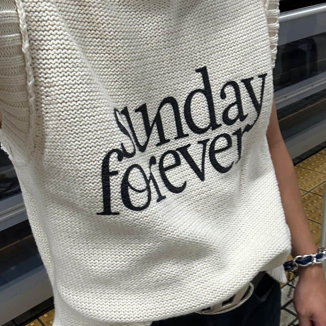 のインスタグラム：「そういえば、名古屋エンタメ祭りがあった日曜日。名古屋市で1番、日曜日が大好きなニット着てた自信ある。🫣」