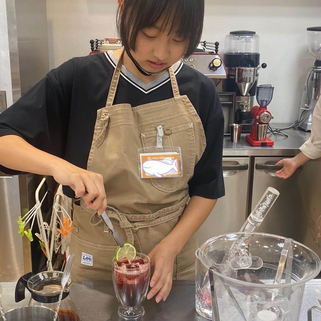 東京ベルエポック製菓調理専門学校さんのインスタグラム写真 - (東京ベルエポック製菓調理専門学校Instagram)「🧁☕️ホテルサービス＆フードビジネス科🥯🍹 8/20(日)オープンキャンパス ☕️あなたの知らないコーヒーの世界☕️ ということで、 スペシャルティコーヒーの飲み比べ、ドリップ、コーヒーカクテルと… コーヒーの新しい扉を体験頂きました✨ 美味しいコーヒーって素晴らしいと改めて感じました！！😆  #東京ベルエポック製菓調理専門学校  #カフェ　#おしゃれカフェ　#カフェビジネス科　#バリスタ　#カフェスタッフ　#日々の暮らし　#手作り　#手作りお菓子　#手作りご飯　#おうちおやつ　#おうちカフェ　#カフェ好きと繋がりたい  #カフェスタグラム  #カフェ部  #コーヒー #西葛西  #専門学校 #学内実習  #カフェ開業  #カフェスイーツ　#おやつ部　#洋菓子  #焼菓子  #東京　#江戸川区　#カフェプロデュース」8月22日 18時29分 - belleseika