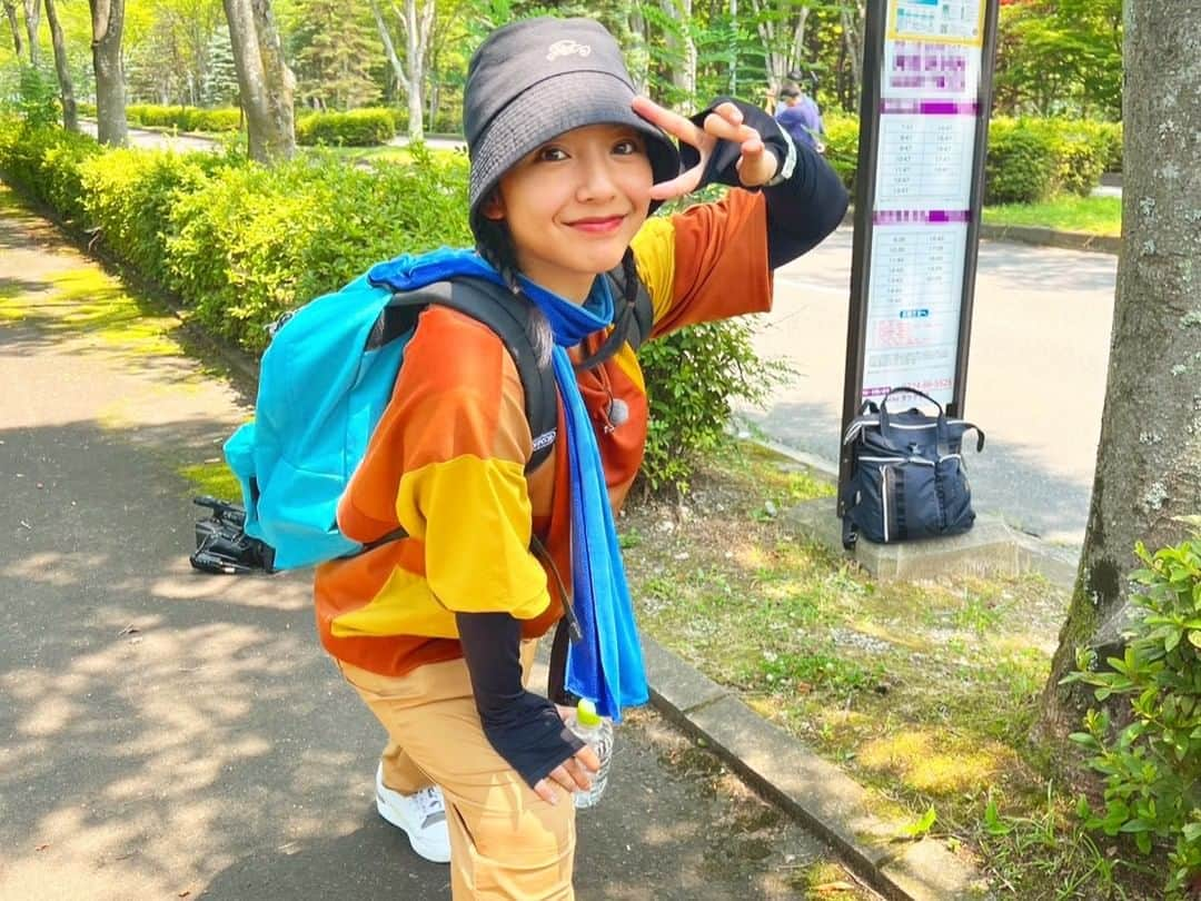 テレビ東京「太川蛭子の旅バラ」さんのインスタグラム写真 - (テレビ東京「太川蛭子の旅バラ」Instagram)「🔥🔥いよいよ明日放送🔥🔥  明日８月２３日（水） 夜６時２５分からの水バラは、 『ローカル路線バス乗り継ぎ対決旅 陣取り合戦第⓬弾』🚌🚶‍♂️  戦いの舞台となるのは…宮城県！ 熾烈な陣取り争い⚔️の道中には 宮城の名所名物が目白押しです✨  今回の太川チームはバス旅経験者が揃い、 経験値でフィジカル河合チームに挑みます🔥  前回の栃木の敗戦をリベンジできるか!?  そして今回も ２日目の朝８時解禁！ ２ポイントゲットできる 『ドデカ陣地ボーナス』があります！  面積が広いドデカ陣地は 名所名物探しも大変😮 太川チームはどう攻略する！？  過去、水バラロケで 膝に爆弾💣を抱えていたバイきんぐ西村さん。 今回は無事歩き続けることができるのか👣  山之内すずさんもストレッチで 気合十分です💪  ちなみにバス停に放置されているのは太川さんのリュック🎒  陣取りだけでなく、全ての水バラ・太川チームのメンバーとスタッフは、太川さんのリュックの行方と、ファスナーが閉まっているかを常に気にしています🤣  そんな今回の太川チーム 経験者らしからぬとんでもないできごとが起こります。 さらに、スタッフも驚く奇跡の乗り継ぎが続々…🌻  バス旅プロ率いる太川チームと 精鋭揃いの体力自慢・河合チームによる 絶対に負けられない戦いがまもなく開幕🔥  有名観光地だけでなく あまり知られていない穴場まで 夏の宮城県　魅力満載です🌞 お見逃しなく…‼️  #ローカル路線バス #乗り継ぎ対決旅　 #陣取り合戦 #バス旅 #水バラ #テレビ東京 #テレ東 #太川陽介 #バス旅プロ #バイきんぐ西村 #キャンプ芸人 #山之内すず #Z世代 #河合郁人 #高橋成美 #横川尚隆 #abcz #ジャニーズ　 #宮城 #仙台 #グルメ #名所」8月22日 18時40分 - tvtokyo_tagaebi