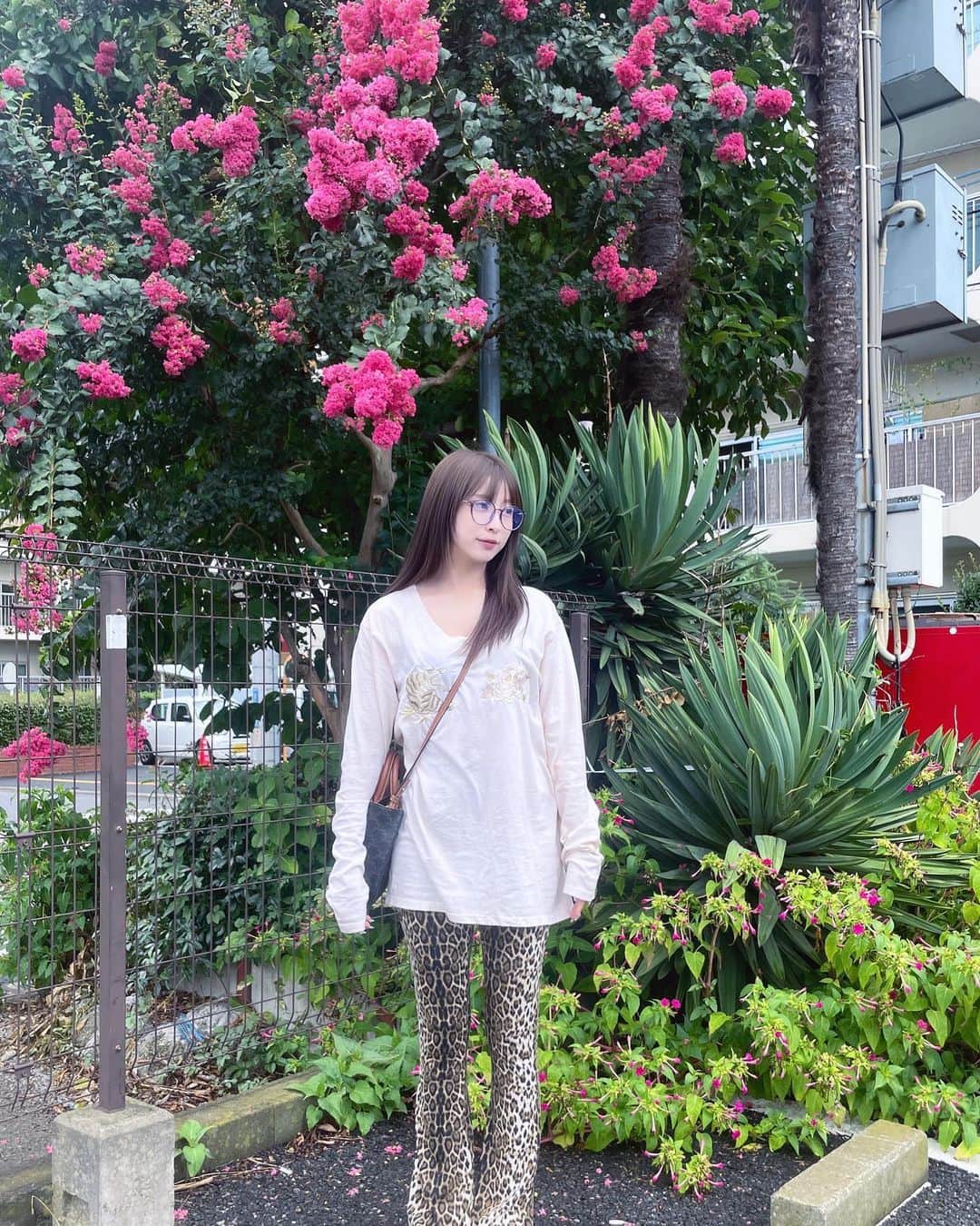 福田花音さんのインスタグラム写真 - (福田花音Instagram)「@_syuko_ さんのポップアップでゲットした刺繍のお洋服、本当にかわいくて宝物になった🤍🥀」8月22日 18時36分 - kanon_fukuda