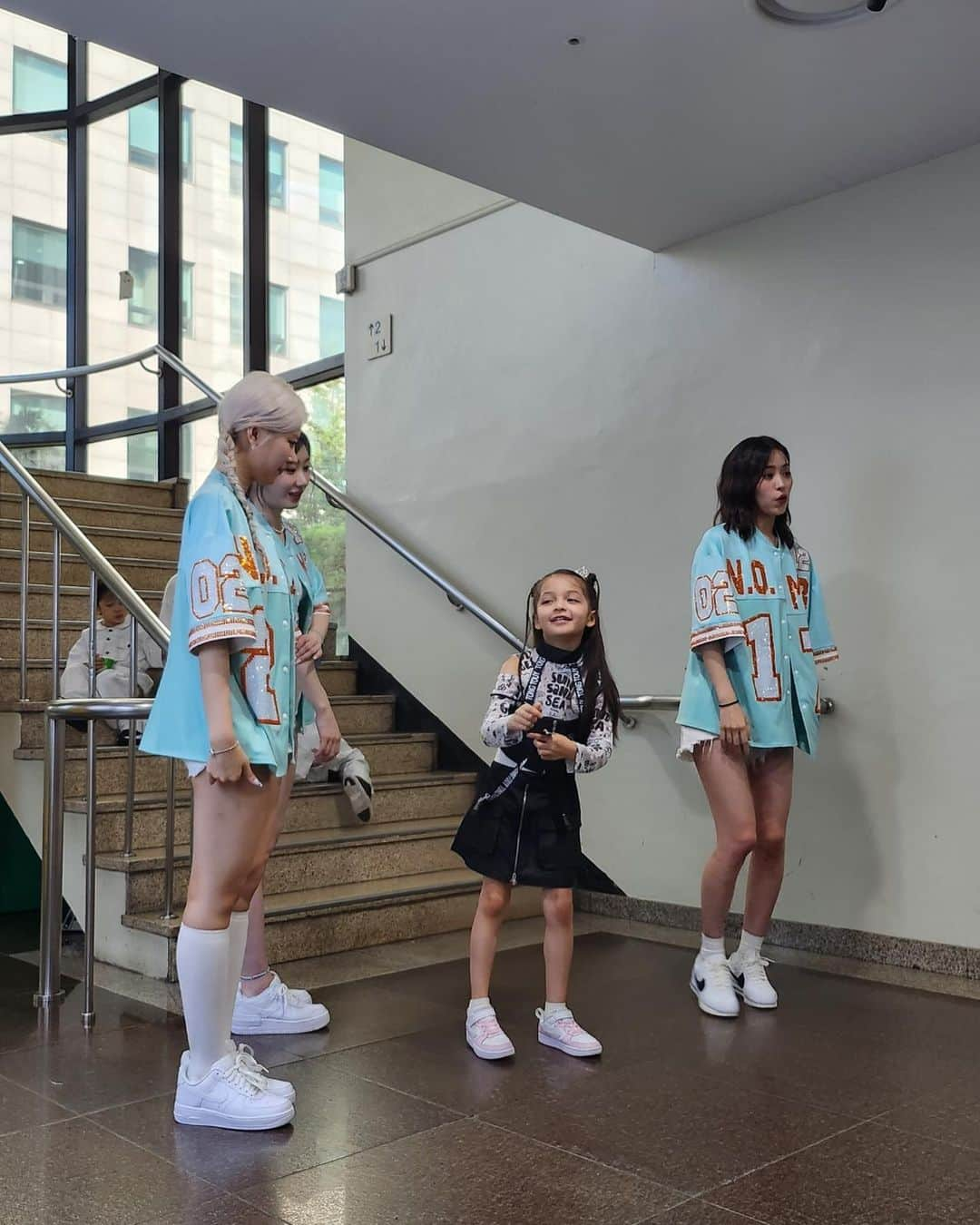 パク・チュホさんのインスタグラム写真 - (パク・チュホInstagram)「ITZY, 더보이즈, 권은비님과 즐거운 만남! 찐건나블리와 아이돌 체험 하고왔습니다~🕶 8월 22일(화) 8시 30분 슈돌에서 만나요!🙃  #ITZY #있지 #더보이즈 #THEBOYZ #권은비 #아이즈원 #박주호 #파추호 #나은 #건후 #진우 #찐건나 #슈돌」8月22日 18時40分 - milany_p