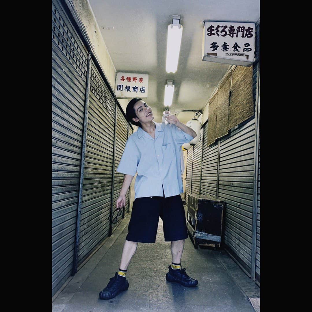 吉田知央さんのインスタグラム写真 - (吉田知央Instagram)「リキが築地で撮ってくれた写真達  どんだけ海鮮食べに行ってんだよ  舞台のマチソワ感なのに旅行きた感あって楽しかったです」8月22日 18時47分 - chihiro__yoshida