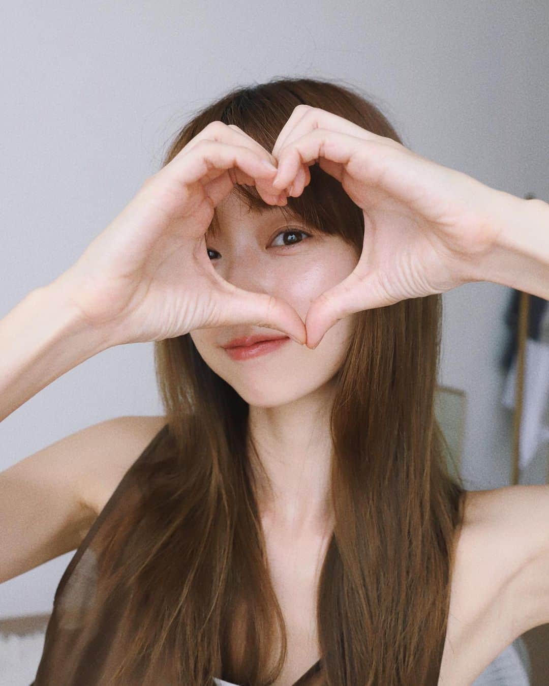 吳斐莉のインスタグラム：「情·人·節·快樂之愛心大挑戰😆  (好幾個真的是差一點沒抽筋耶)」