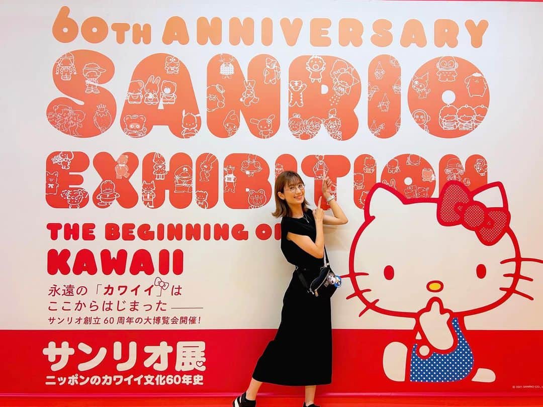 河村唯（うめ子）のインスタグラム：「念願のサンリオ展へ🎵🍓🎁  歴史とか文化とか、 おもしろくて、とても好き😍 記帳な物語、展示品...楽しかったです！ 夏っぽいこと、できました！  #サンリオ展 #kawaii #浜松 #ピューロアンバサダー」