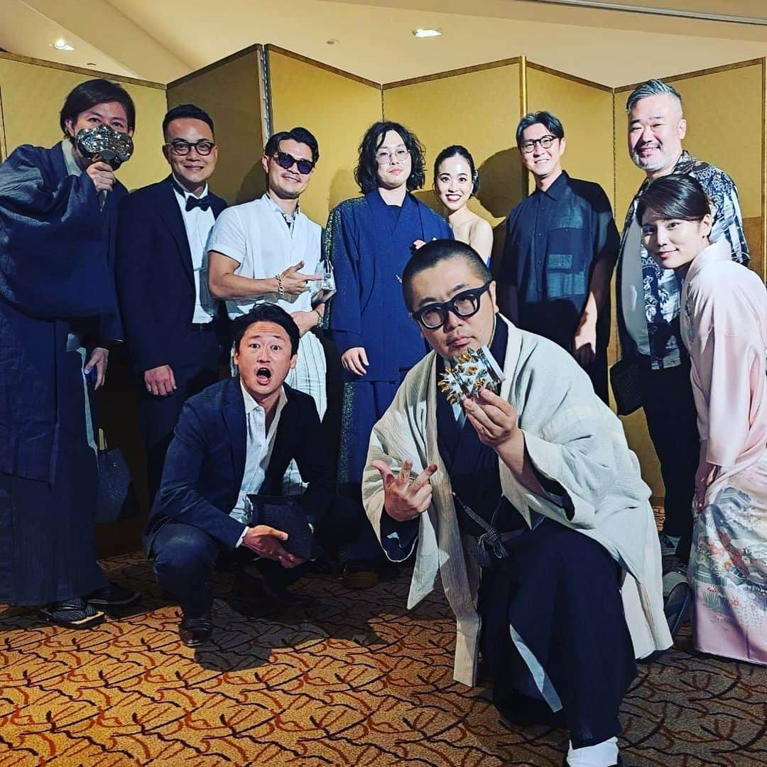 三浦崇宏さんのインスタグラム写真 - (三浦崇宏Instagram)「#happywedding  #wedding  #art #artist #takahirokoga #古賀崇洋 #アート #インスタグラムといえば人の結婚式で主役より目立とうとするやつと聞いて」8月22日 19時00分 - takahiro3ura