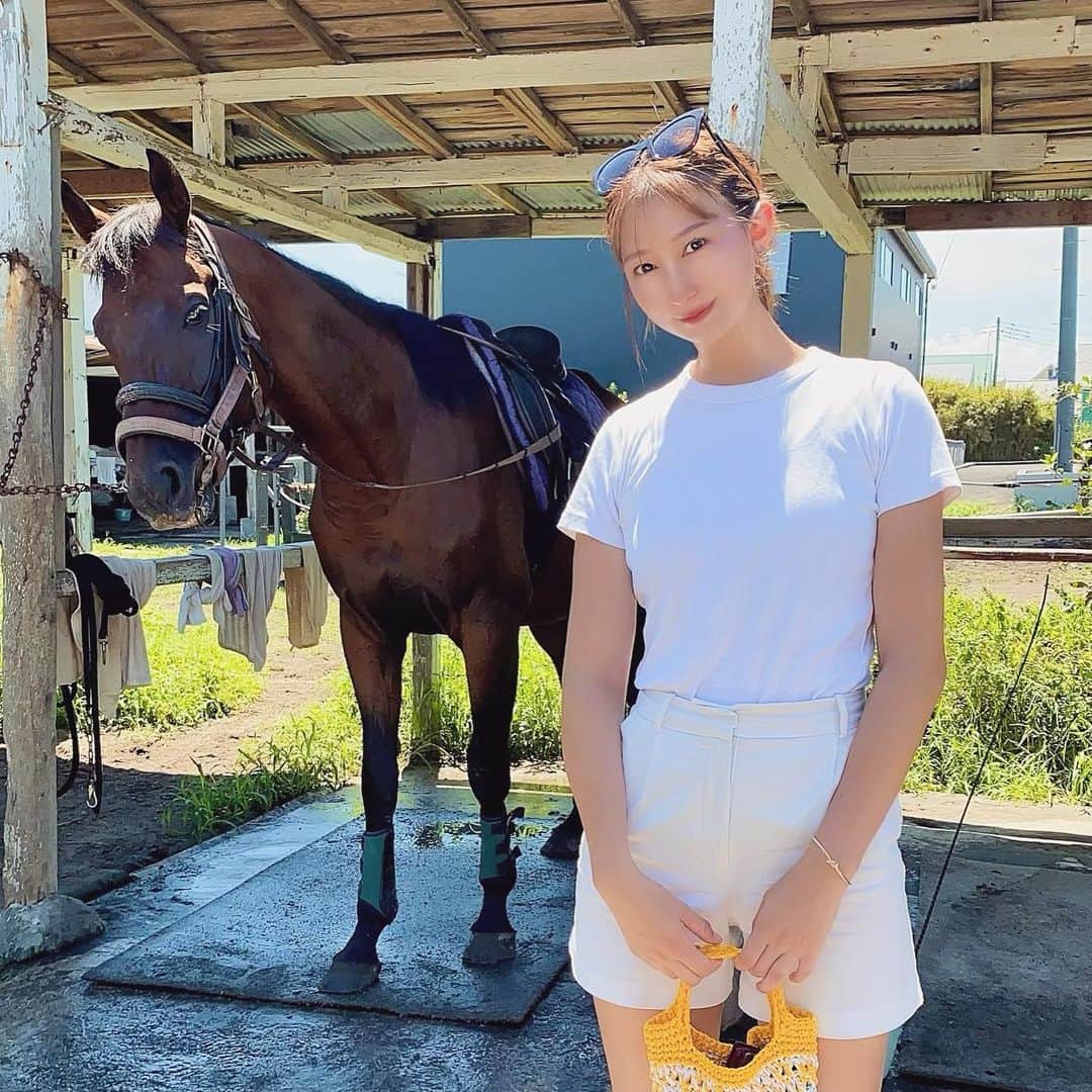 青木まりなのインスタグラム：「お馬さんに乗ったよ🏇💚  　 　  　 　 　 　 　 　 　 　  . . .     #乗馬 #乗馬体験  #RIZIN #RIZINガール #RIZINガール2022 #ラウンドガール #ringgirl #キックボクシング #kickboxing #キックボクシング女子 #筋トレ女子 #筋トレ #トレーニング #ダイエット #training #diet #グラビア #グラビアアイドル #グラドル #ビジョビ #bijobi #gravure #guravureidol #偶像 #性感 #清秀 #性感」