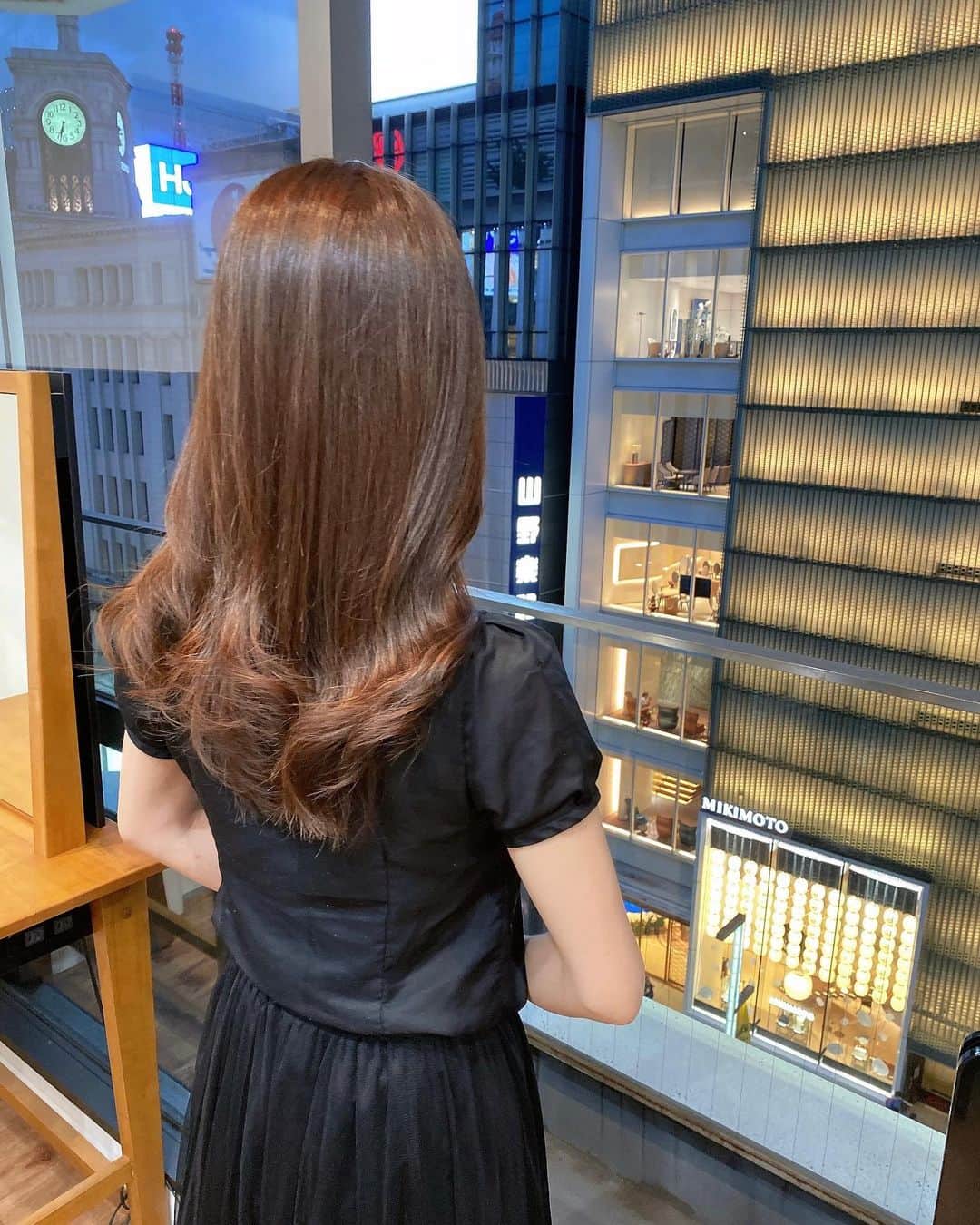 久本直美さんのインスタグラム写真 - (久本直美Instagram)「美容院へ💞 紫外線でダメージを受けていたので、トリートメント✨ いつもありがとうございます✨  #銀座 #美容室 #ザギン」8月22日 19時08分 - naomixing
