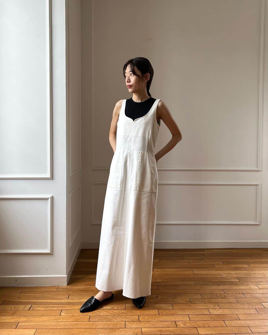 GREED TOKYO STOREさんのインスタグラム写真 - (GREED TOKYO STOREInstagram)「Greed International  "Cotton Linen Dress in White"  背中の開きとタックが女性らしく、とても美しいシルエットのコットンリネンドレス 1枚ではもちろん、インナーを着用することで秋にも活躍するデザインです  Cotton Linen Dress in White  ¥46,200 Size:S/M   #greedinternational #bedandbreakfastqualityoflife  #greedtokyo #greedfukuoka  #cotton#linen#cottonlinendress#ootd#fashion#seasonless   #グリード #グリードトウキョウ #グリードインターナショナル #コットン#リネン#ドレス#シーズンレス」8月23日 19時00分 - greed_tokyo