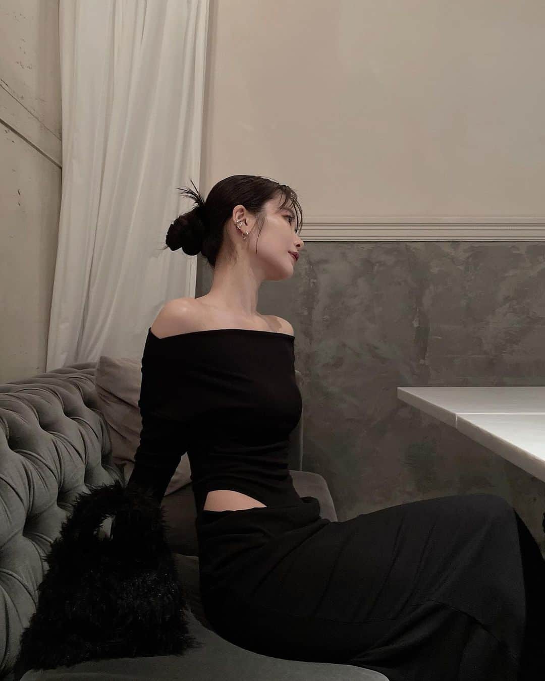 中村くるみのインスタグラム：「🖤🥂  Eyelash maintenance Thx @_chuuuky @pooleye__harajuku 今回は付け足しෆ デザインも長さも自然な感じで目が盛れるのっෆ ほんと毎回いい感じ過ぎ🤤 いつもありがとうございます🖤」