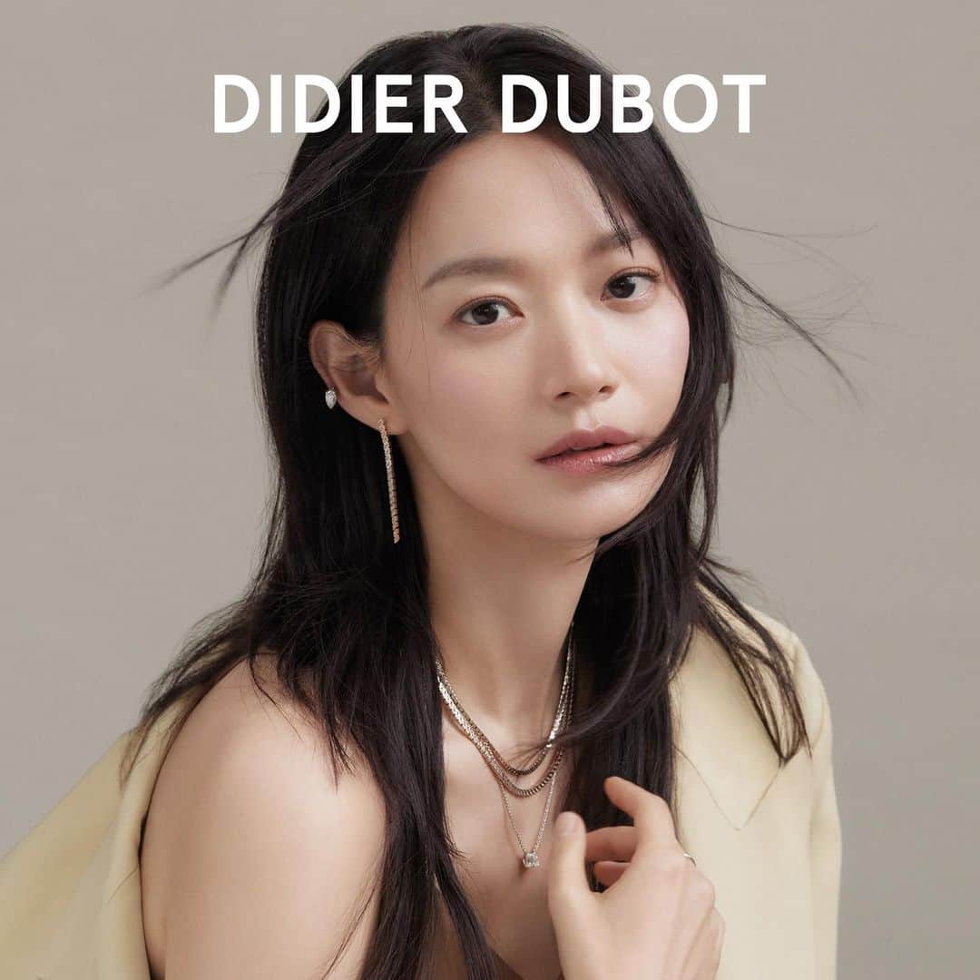 シン・ミナのインスタグラム：「@didierdubot_official 💎🌟」