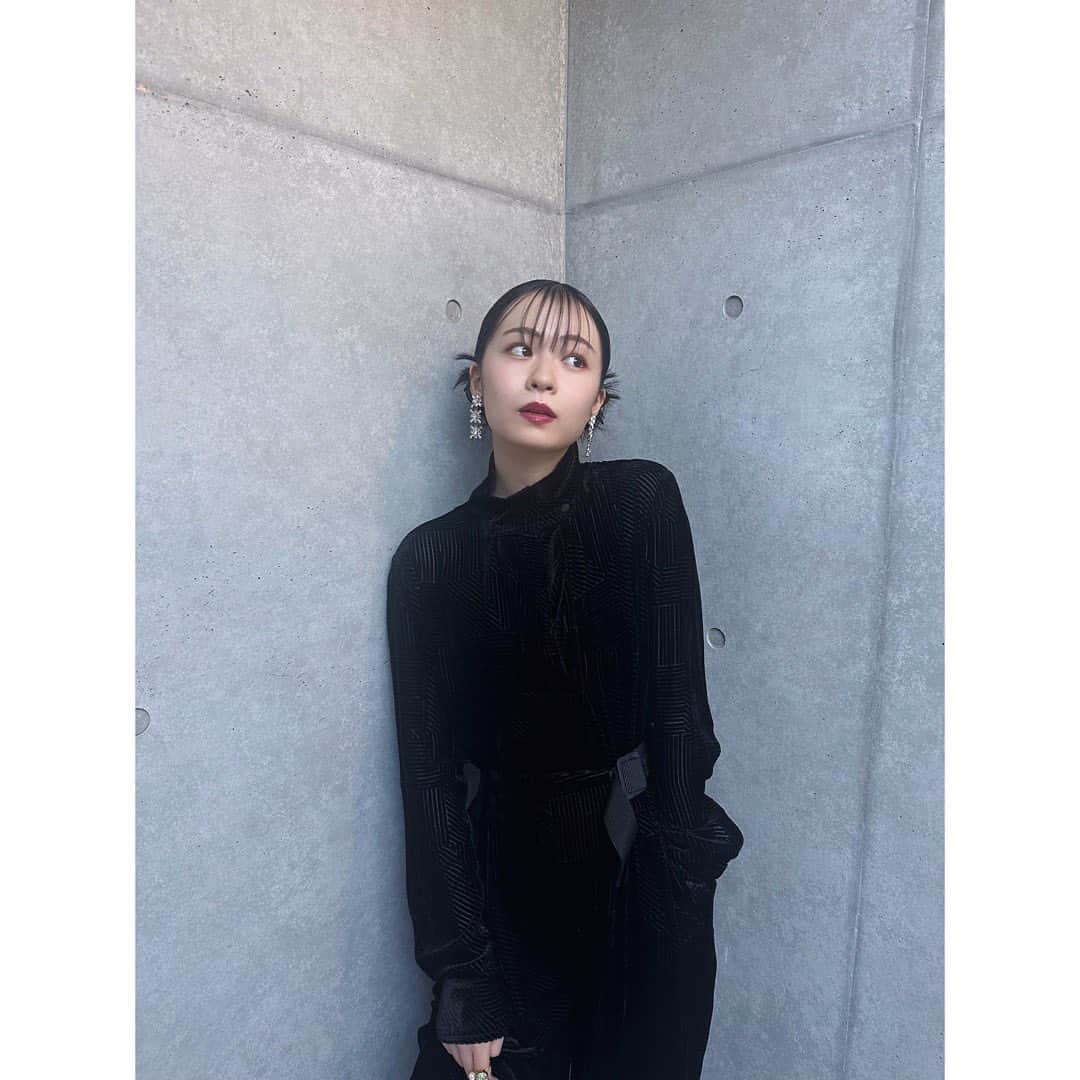 莉子さんのインスタグラム写真 - (莉子Instagram)「最近のお衣装たち👗 いつも素敵なヘアメイクにお衣装、感謝、感謝です。☺︎」8月22日 19時53分 - riko_riko1204