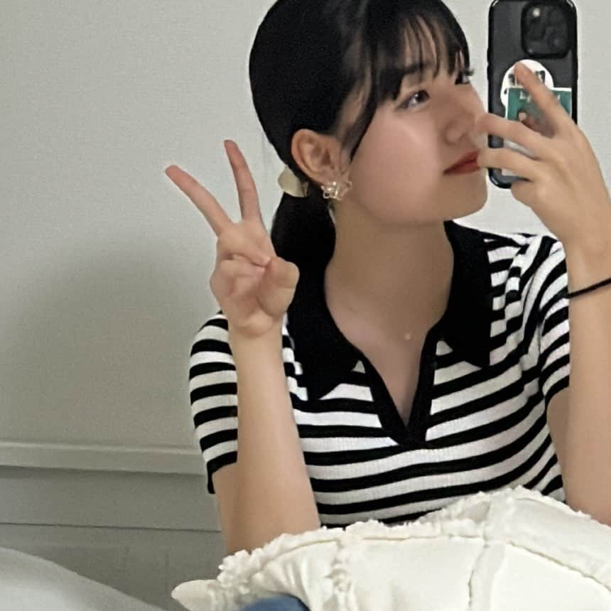 ろこのインスタグラム：「ぴーす」