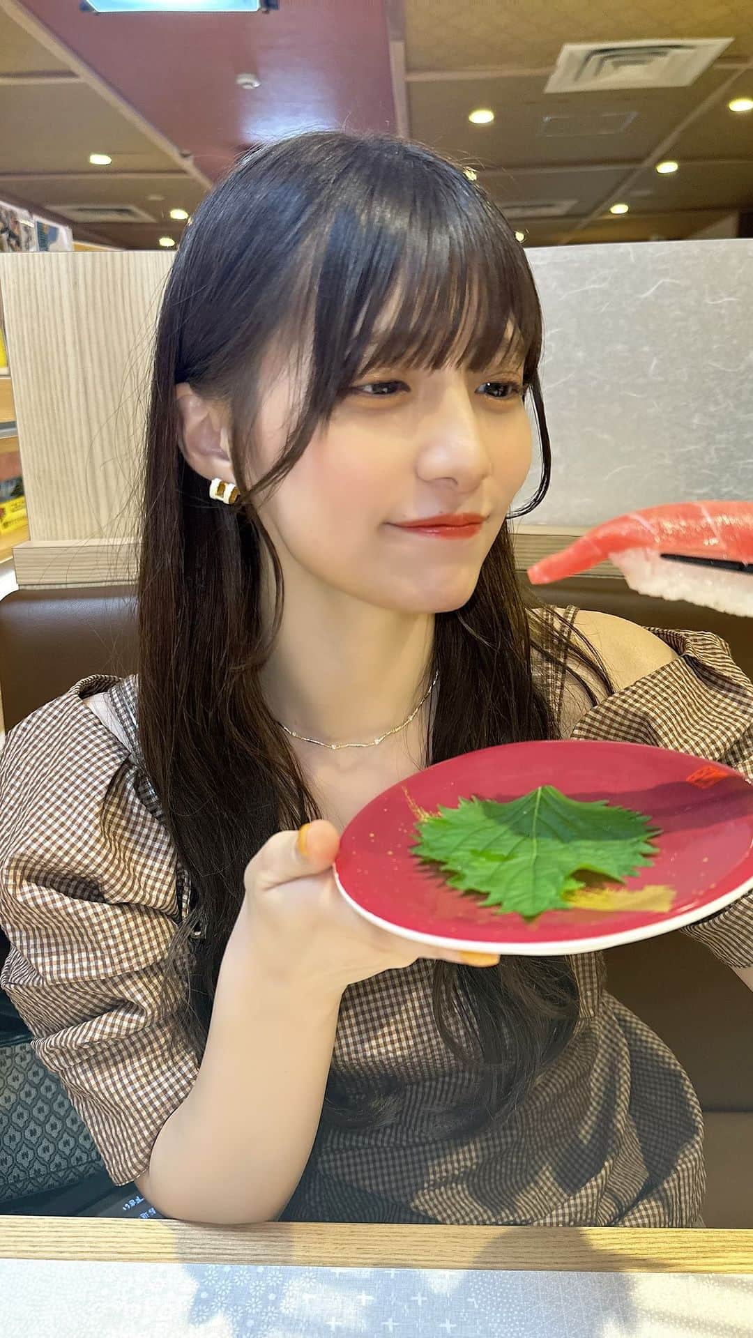 奥村優希のインスタグラム：「新潟のお寿司🍣🤤 大きくて美味しかった〜！！！」