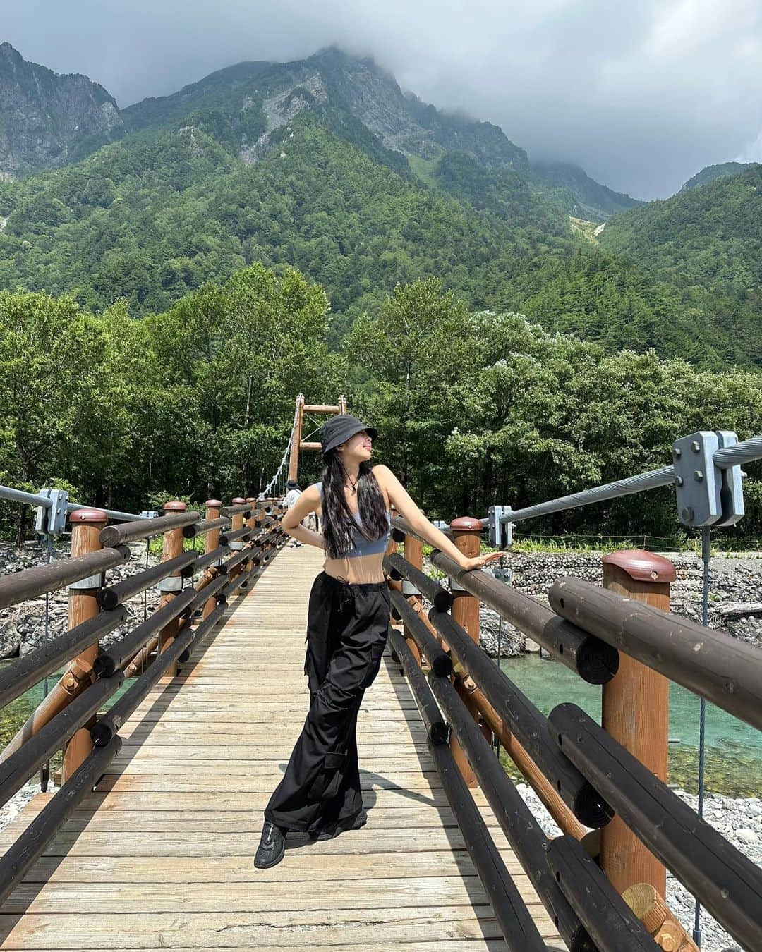 伊藤友奈さんのインスタグラム写真 - (伊藤友奈Instagram)「昨年ぶりの上高地⛰️ 以前通らなかった湿地帯を歩いて。 自然のパワーすごい  all @sheinofficial shoes @salomon  #上高地#岳沢湿地#河童橋#明神池 #kamikochi#japanmountain #ハイキングコーデ#山ガール #山ガールファッション#ハイキング」8月22日 20時23分 - youna.ito