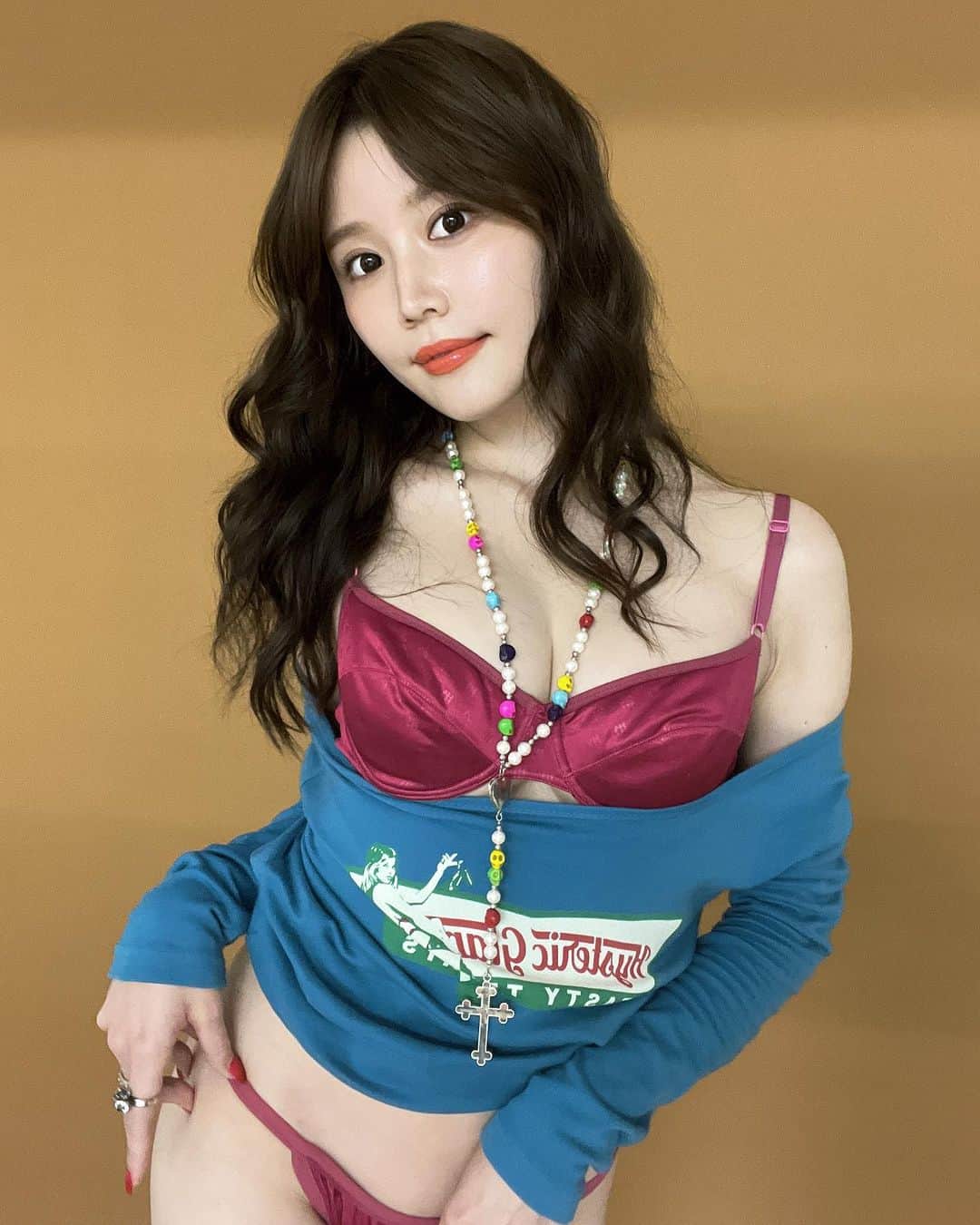 椿ゆかのインスタグラム：「HYSTERIC GLAMOURさんの 「WEEKLY KAIUNSCOPE」が更新されました！  来週で最後になります！ みなさん是非見てください⊂( ᴖ ̫ᴖ)⊃」