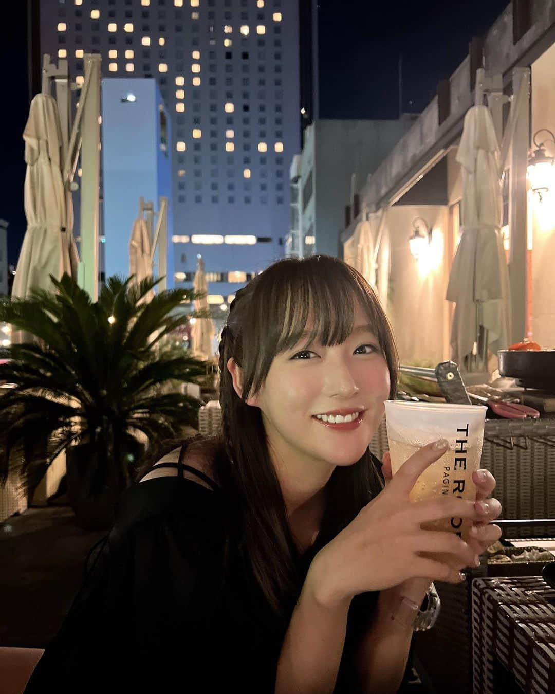 鎌田菜月のインスタグラム：「🌃🌟  メンバーとのいつしかの思い出🍖 ごはぁん🍚✨  #BBQ #思い出グラム #labelleetude #onepiece #blackcode」