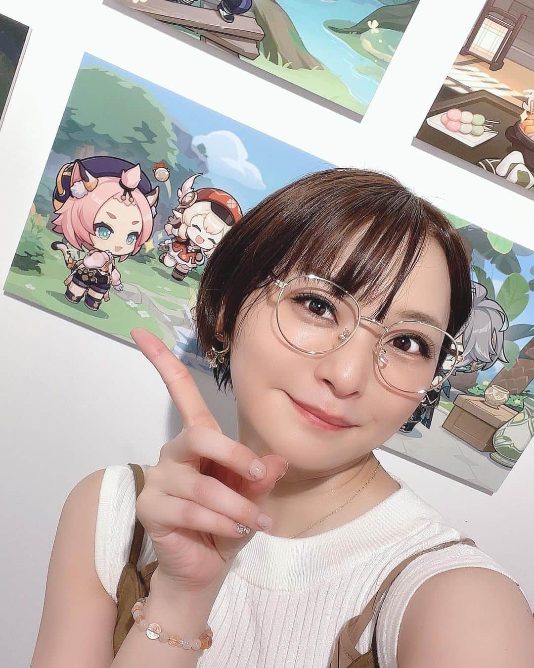 井澤詩織のインスタグラム：「先日、#原神 のゲームアート展覧会「テイワットでの果てなき冒険の旅・フォンテーヌ編」にお邪魔してきましたよ〜！」