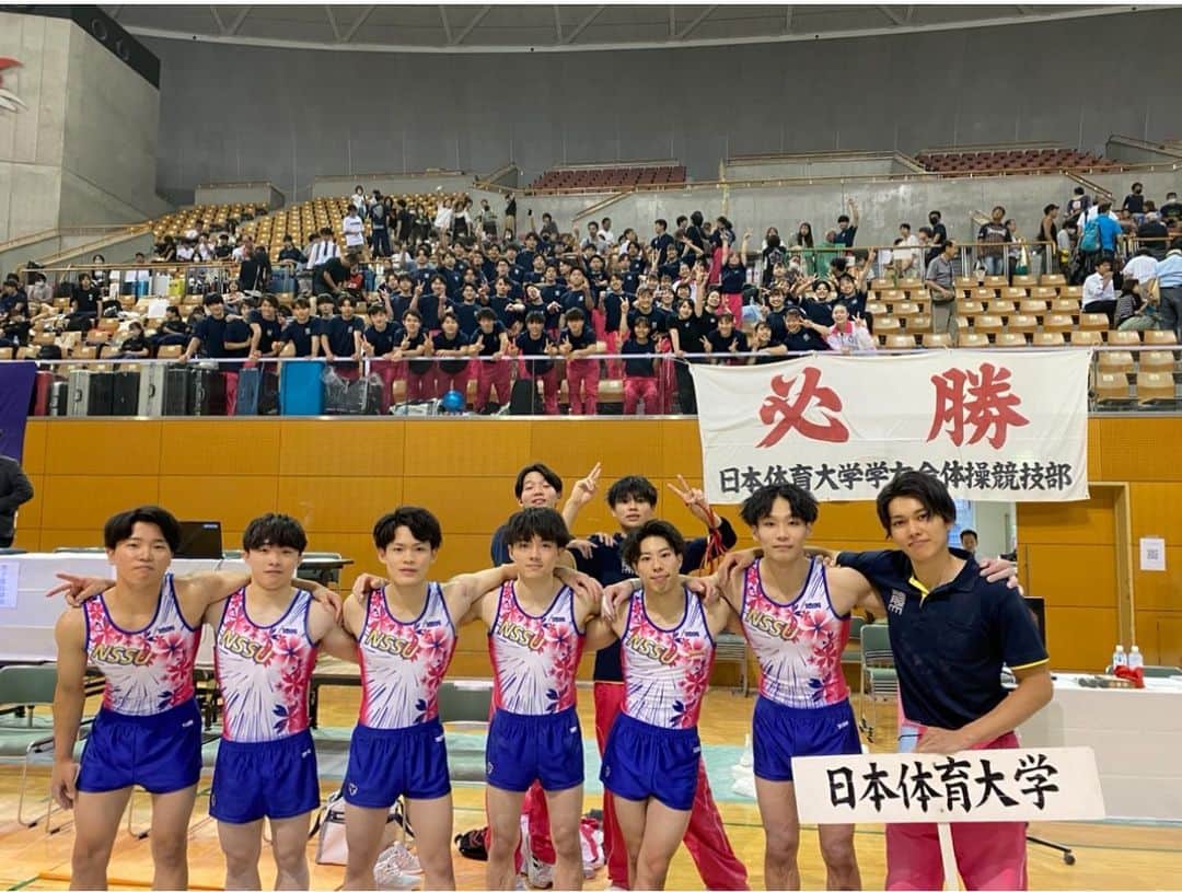 白井健三さんのインスタグラム写真 - (白井健三Instagram)「#全日本インカレ ・ 皆で勝ち取った団体2位🥈 でも、2位。 ・ 演技をしていない自分にももっと出来ることは絶対あると思える試合でした。 ・ また新しいメニューを取り入れたい、みんなとたくさん意見交換したい。 ・ そんな意欲を掻き立ててくれる選手たちに感謝🙇‍♂️ ・ 一喜一憂せずにまた立ち上がりましょう👍 ・ #インカレ #準優勝 #悔しいおめでとう #日体大」8月22日 20時44分 - kenzoshirai