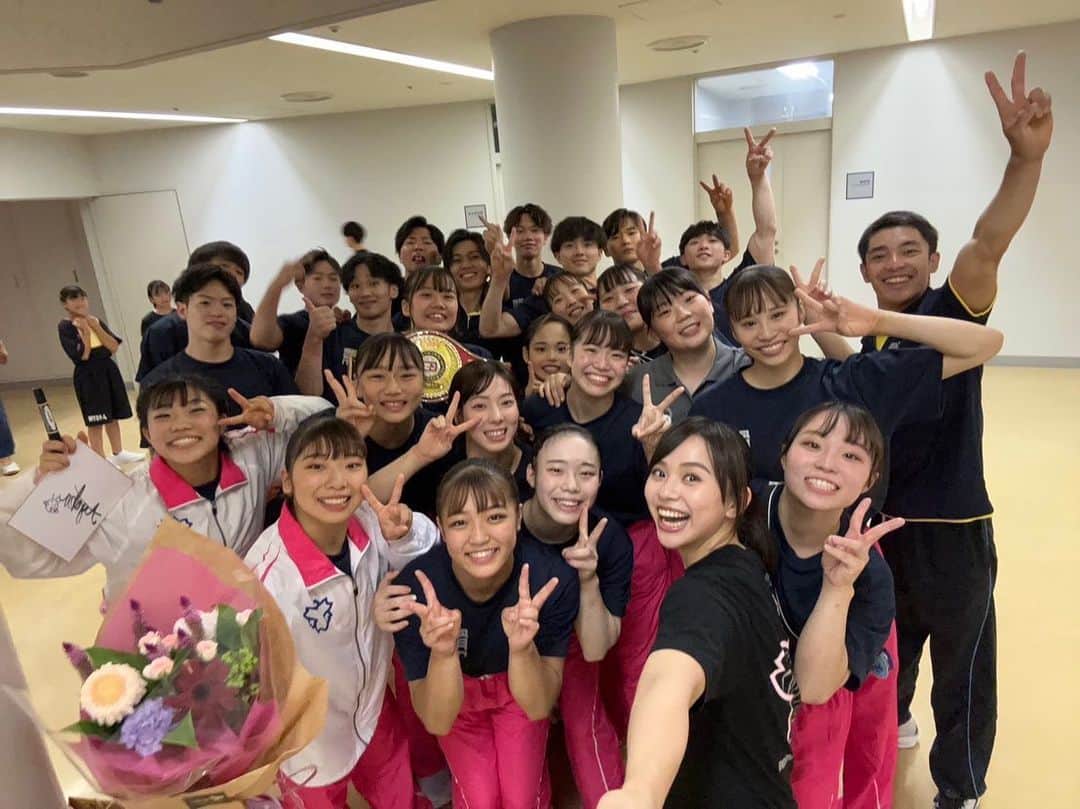 白井健三さんのインスタグラム写真 - (白井健三Instagram)「#全日本インカレ ・ 皆で勝ち取った団体2位🥈 でも、2位。 ・ 演技をしていない自分にももっと出来ることは絶対あると思える試合でした。 ・ また新しいメニューを取り入れたい、みんなとたくさん意見交換したい。 ・ そんな意欲を掻き立ててくれる選手たちに感謝🙇‍♂️ ・ 一喜一憂せずにまた立ち上がりましょう👍 ・ #インカレ #準優勝 #悔しいおめでとう #日体大」8月22日 20時44分 - kenzoshirai