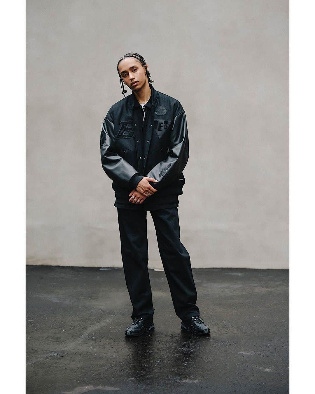 のインスタグラム：「DELUXE 2023Autumn & Winter collection   2023.8.26(sat)  Direction @deluxe_jp  Photographer @holyze  Stylist @shuyoshii Model @siimondanielsson  #deluxe_jp」